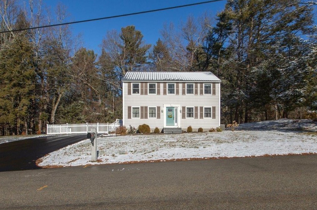 21 Sunrise Dr, Hudson, NH 03051 exterior