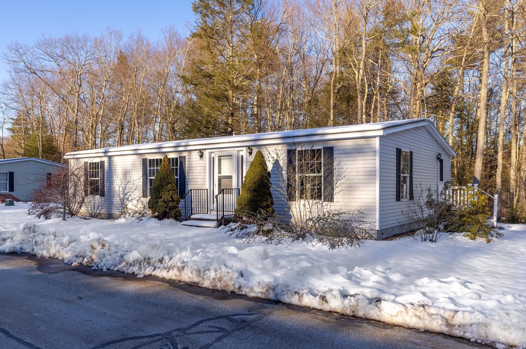 57 Sparrow Dr, Barrington, NH 03825