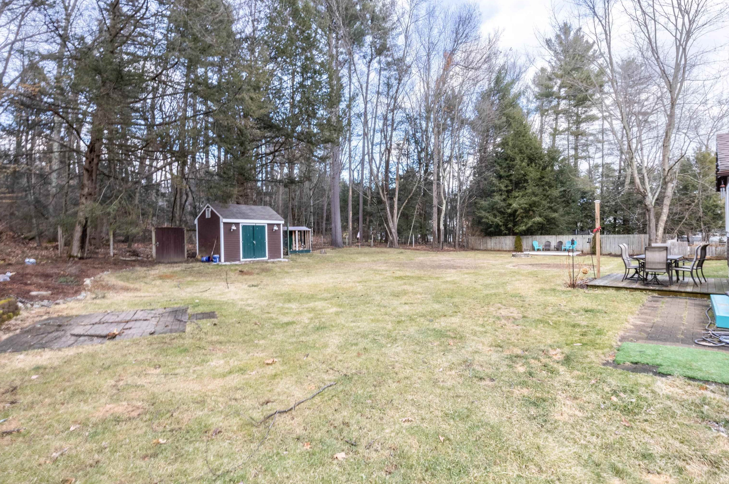 5 Short St, Merrimack NH  03054-6210 exterior