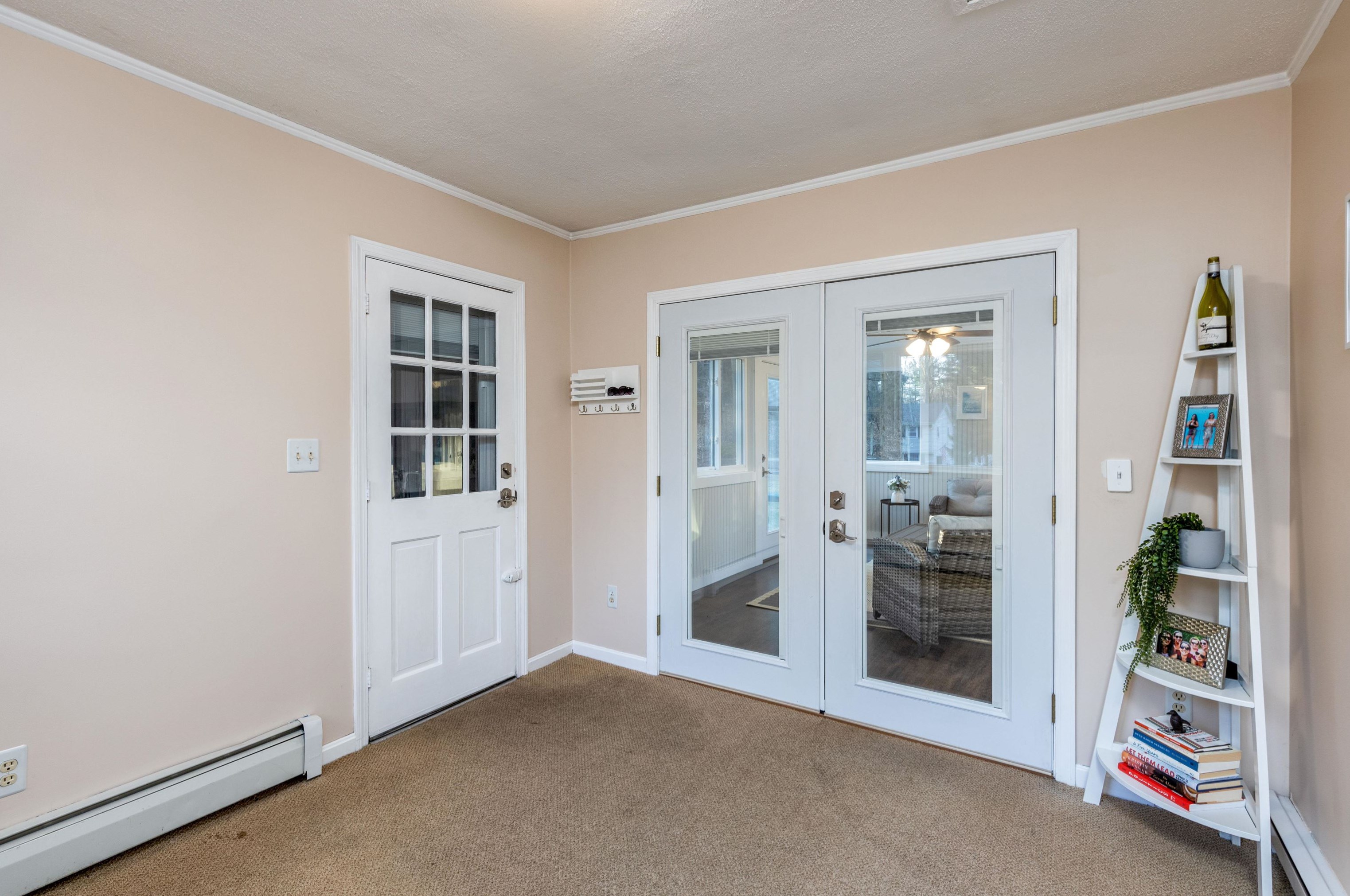 5 Short St, Merrimack NH  03054-6210 exterior