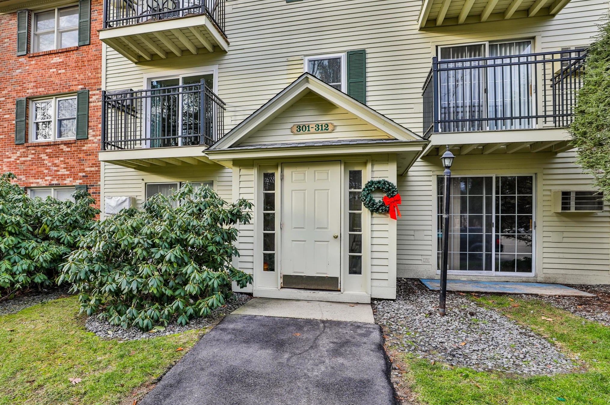 3 Oak Hill Ln #305, Nashua, NH 03062