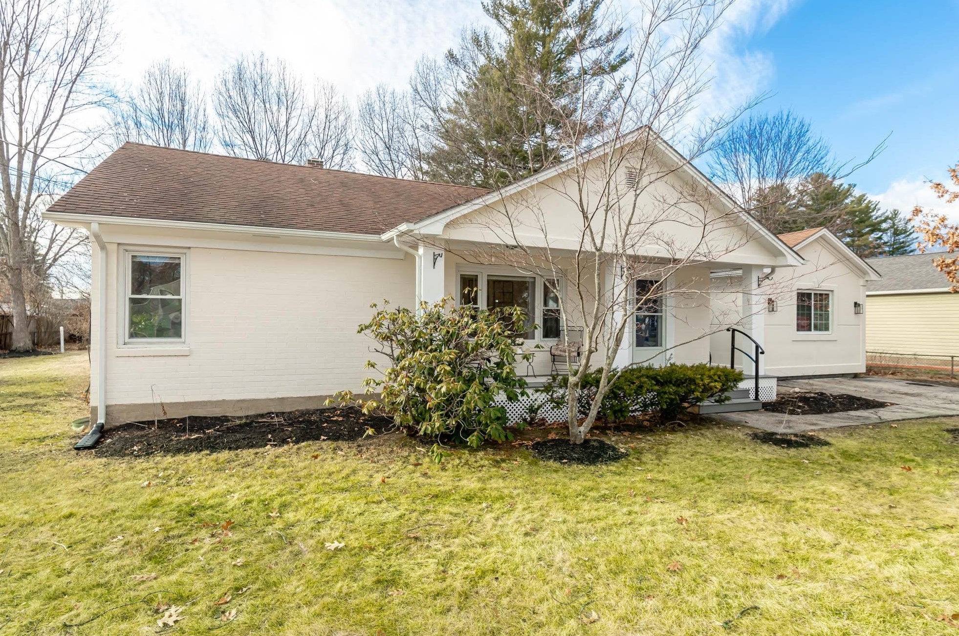 33 Plummer Rd, Manchester, NH 03110-6412