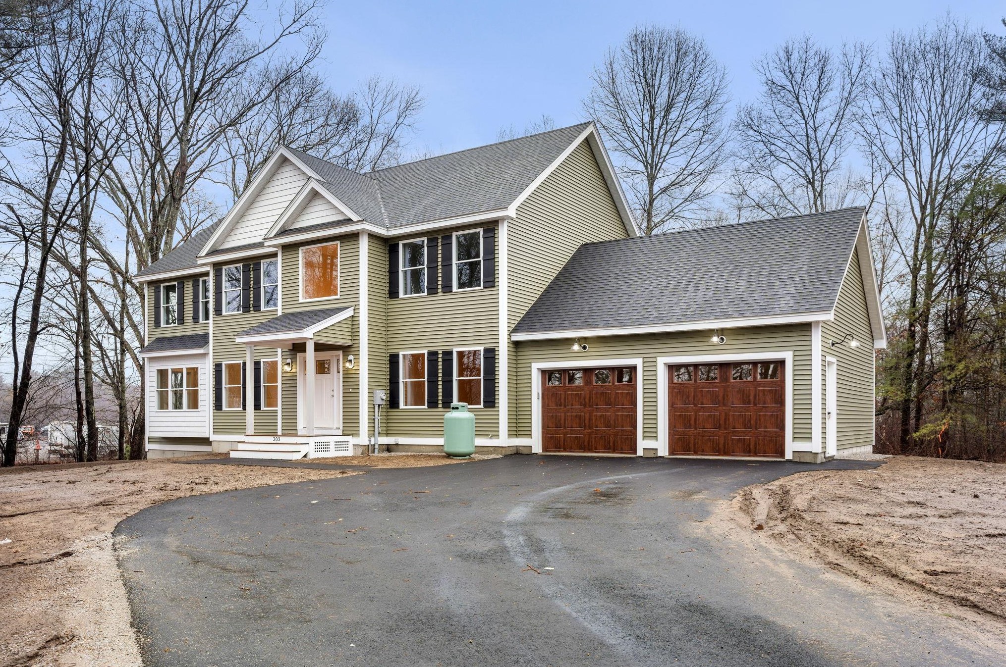 203 Lawrence Rd, Salem, NH 03079