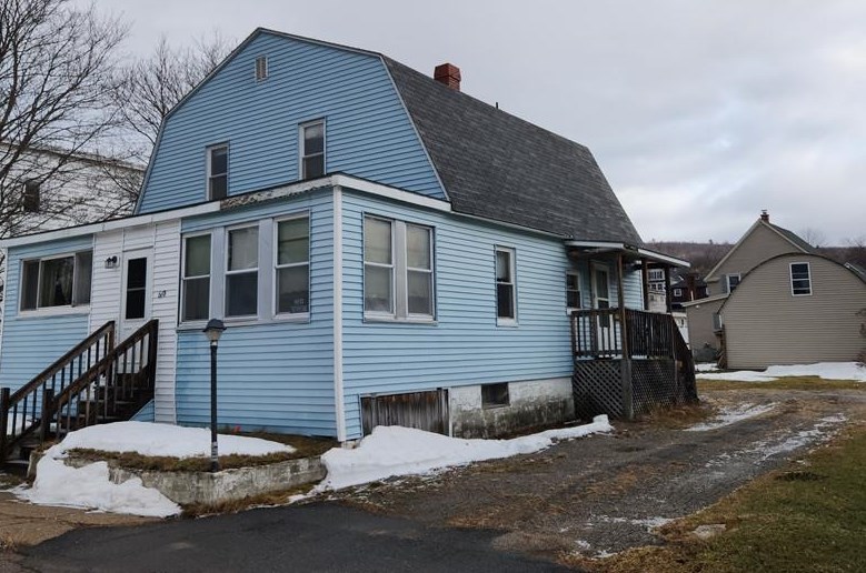 668 Cheshire St, Berlin, NH 03570