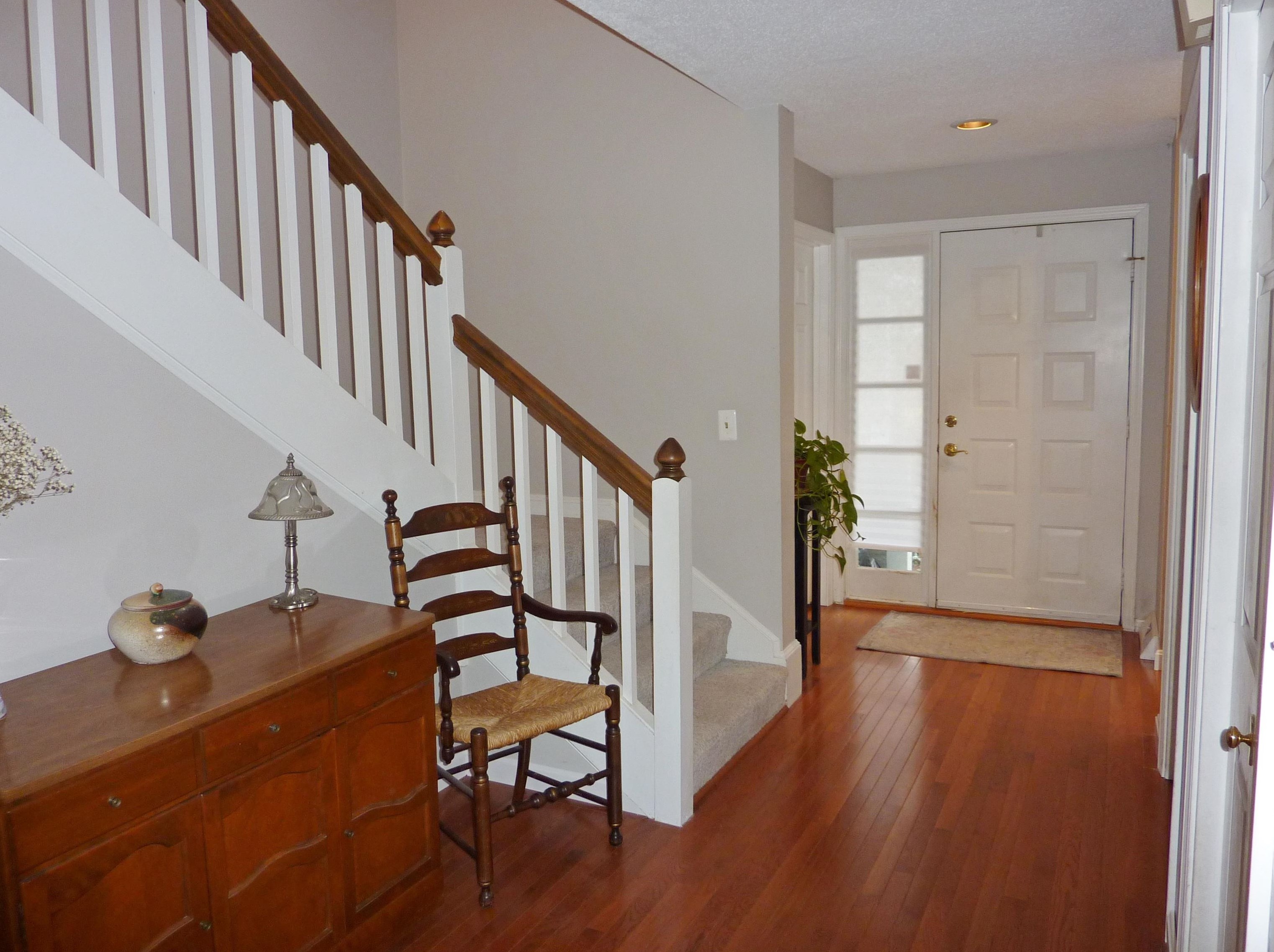 12 Laurel Ct, Nashua, NH 03062