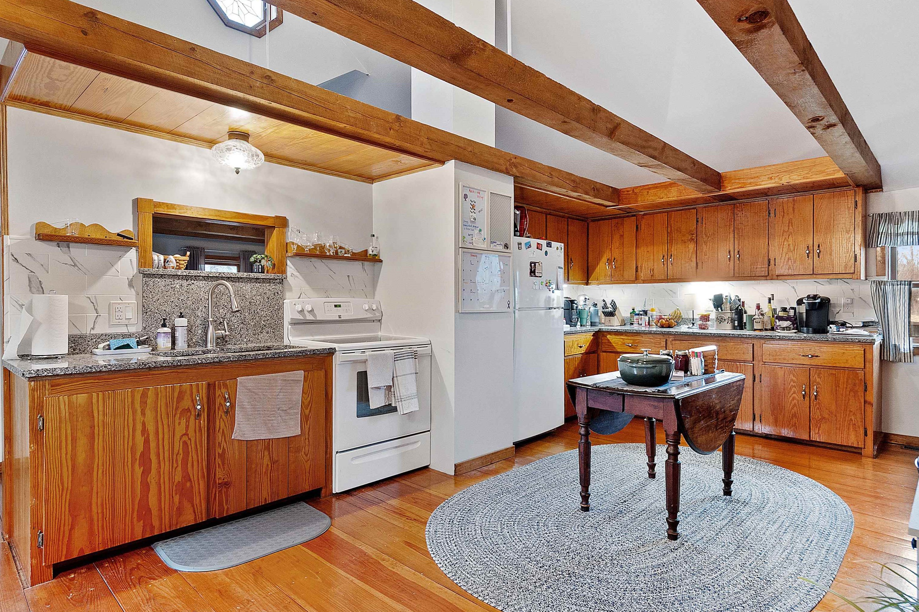41 Town Hall Rd, Dover, NH 03823