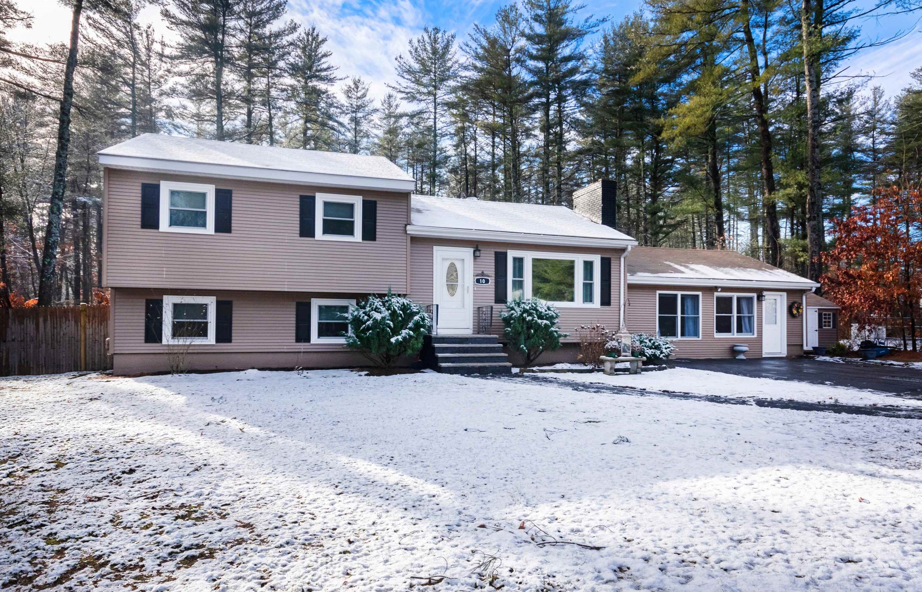 10 Tokanel Rd, Windham, NH 03087