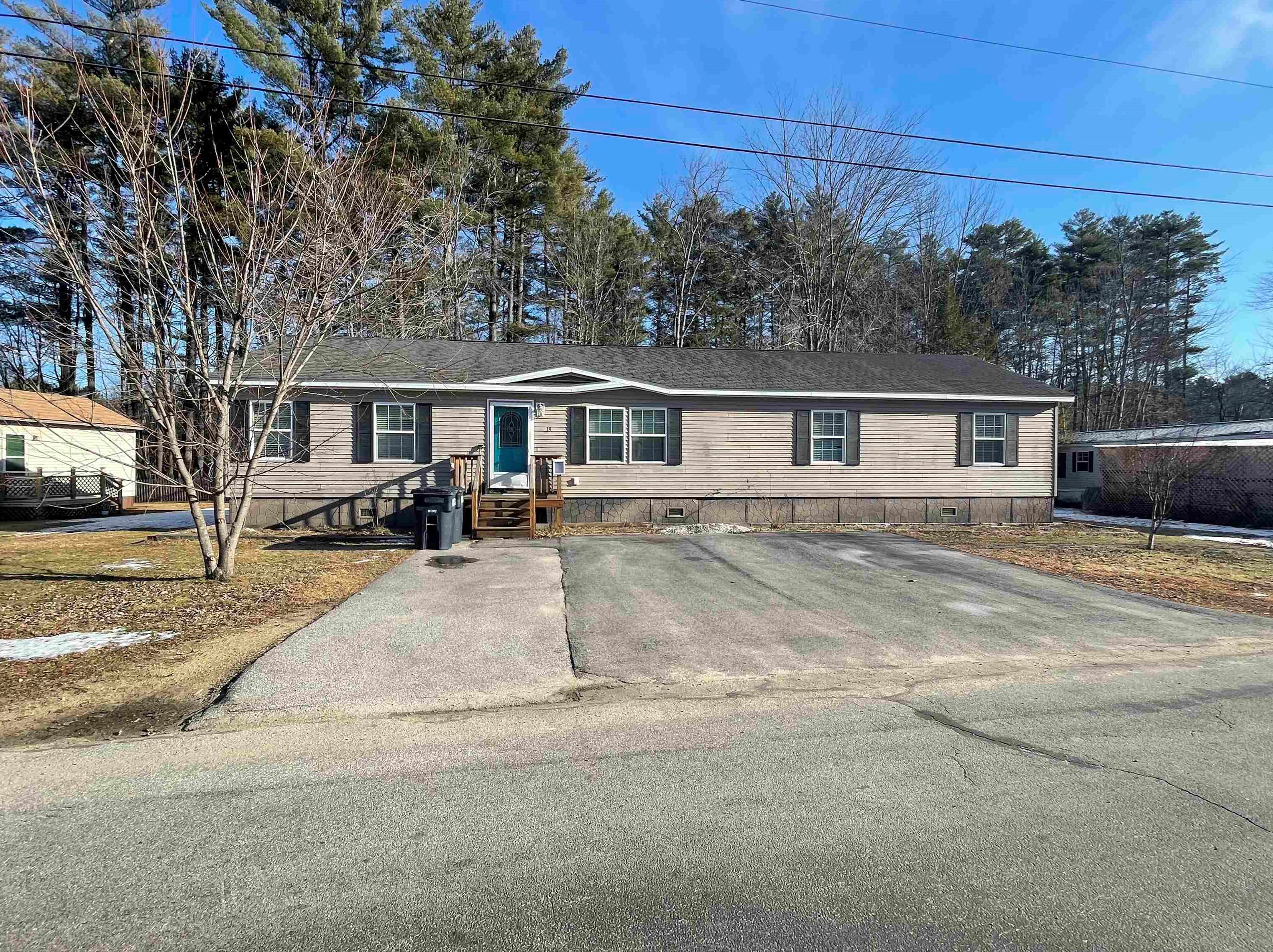 19 Lane Dr, Allenstown, NH 03275