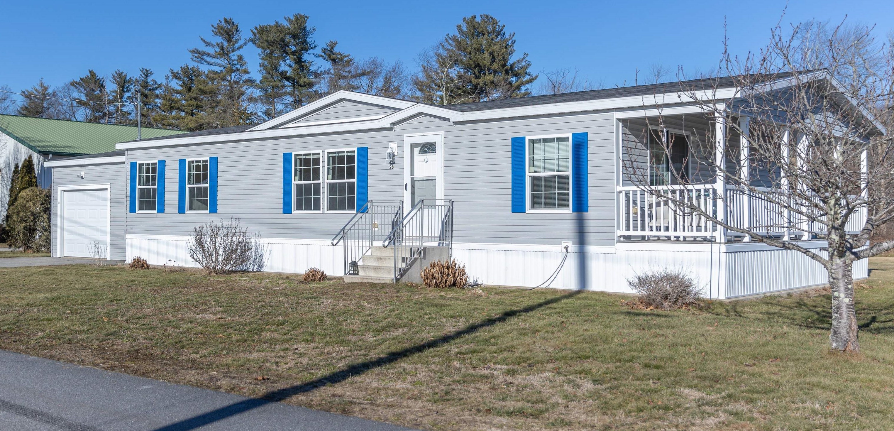 28 Kristopher Dr, Hampstead, NH 03841