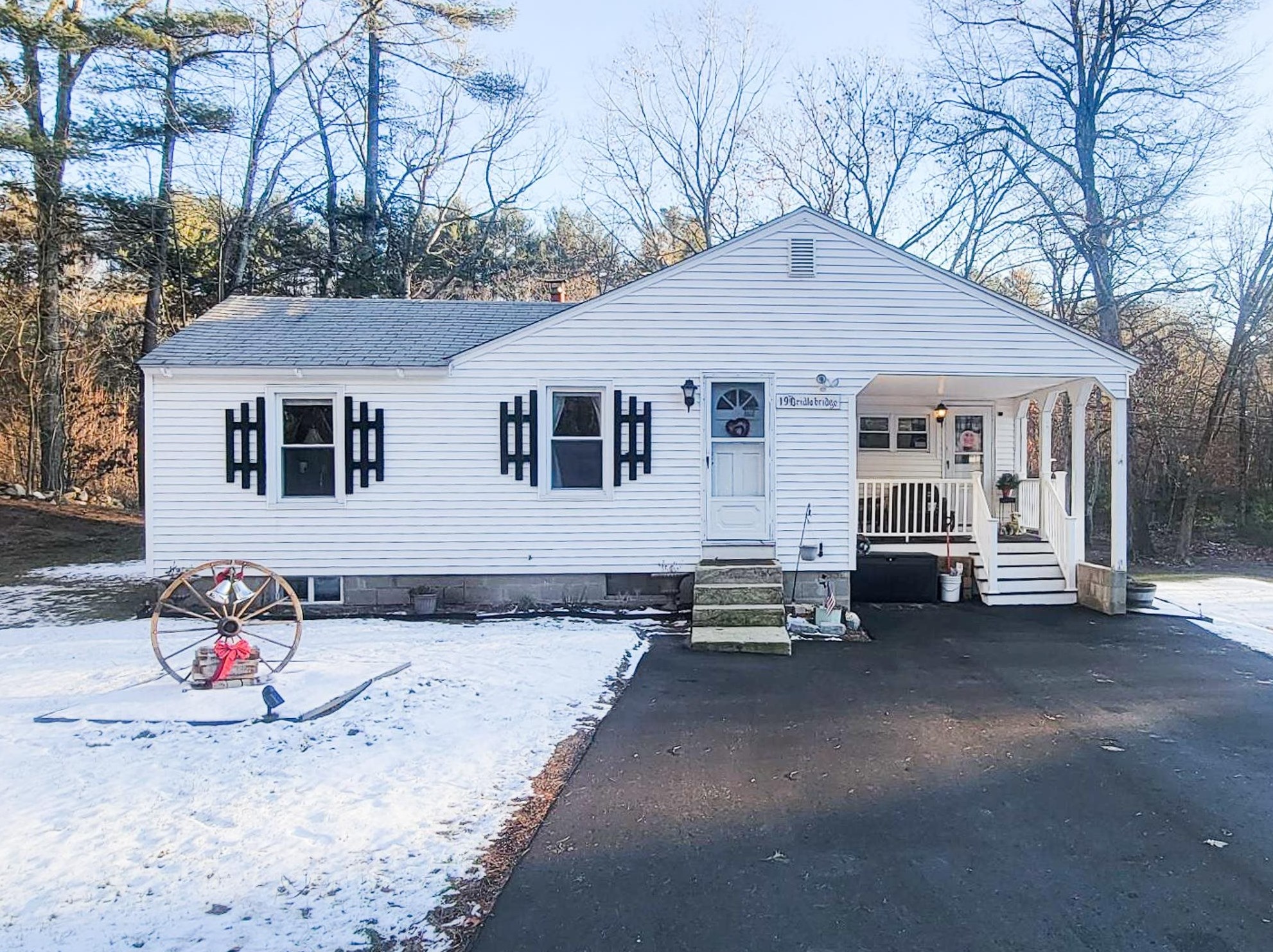 19 Bridle Bridge Rd, Windham, NH 03087
