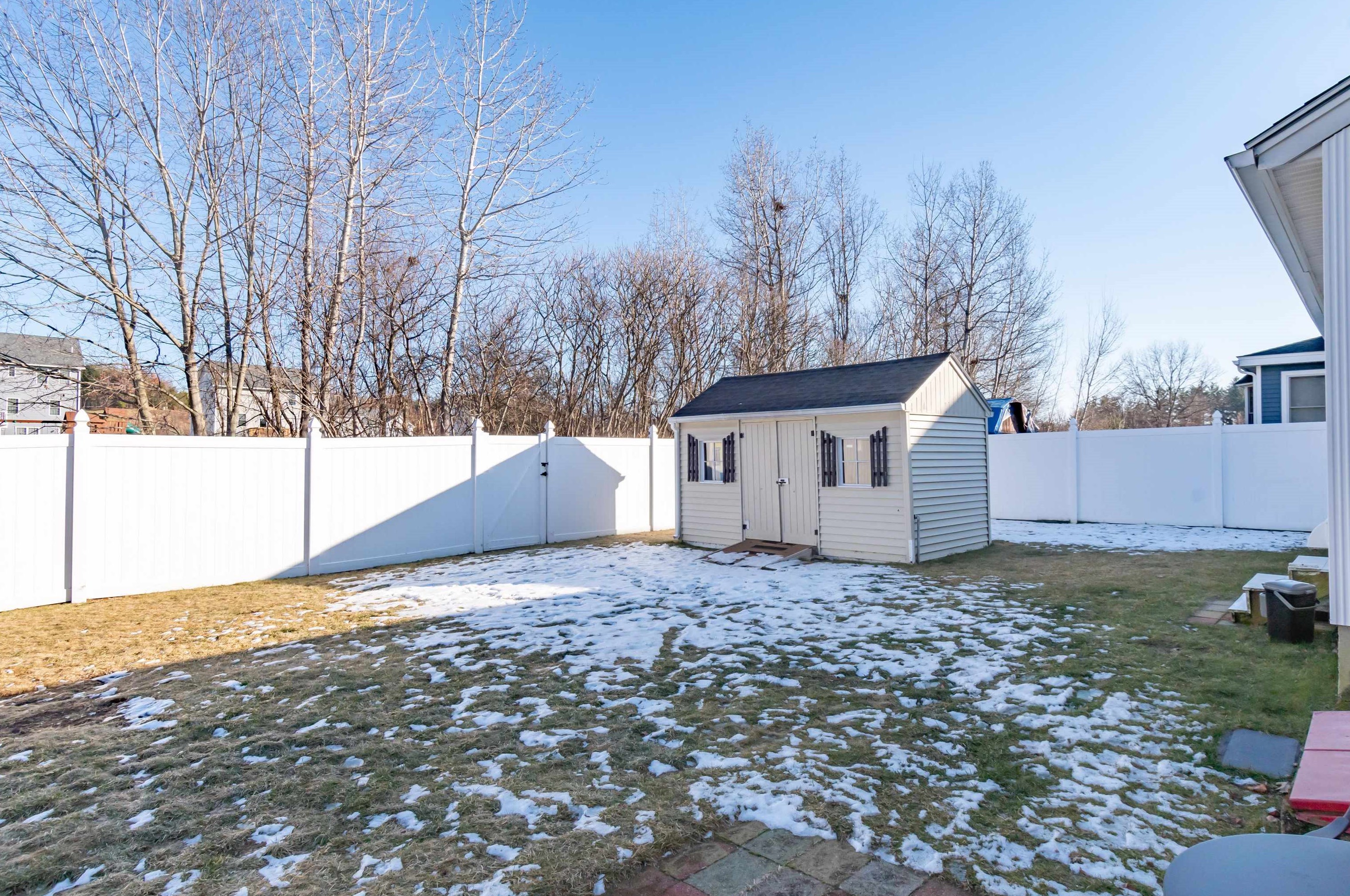 361 Aaron Dr, Manchester NH  03109-5961 exterior