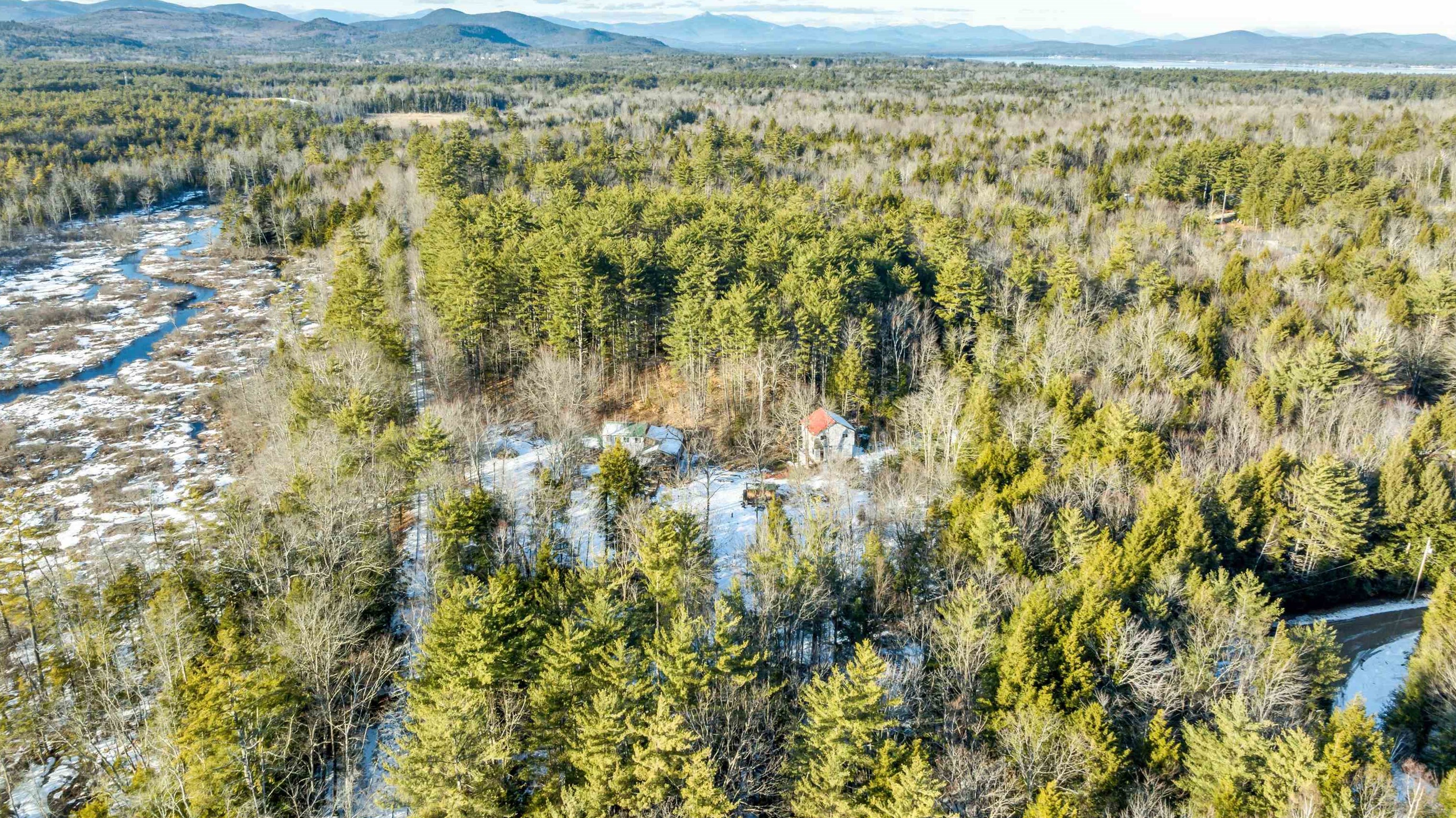 26 Rainbow Dr, Ossipee, NH 03864