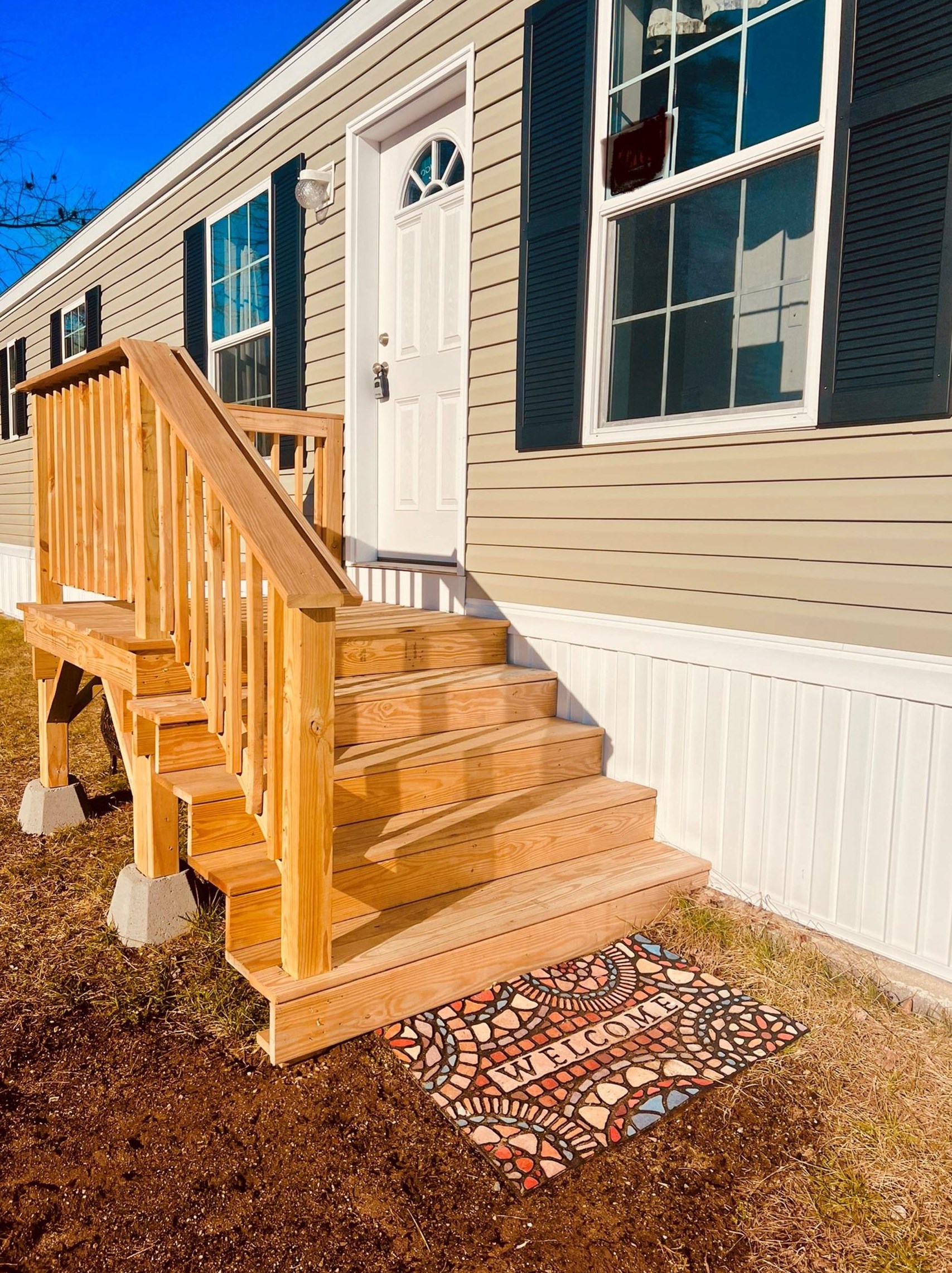 7 D St, Chichester, NH 03234