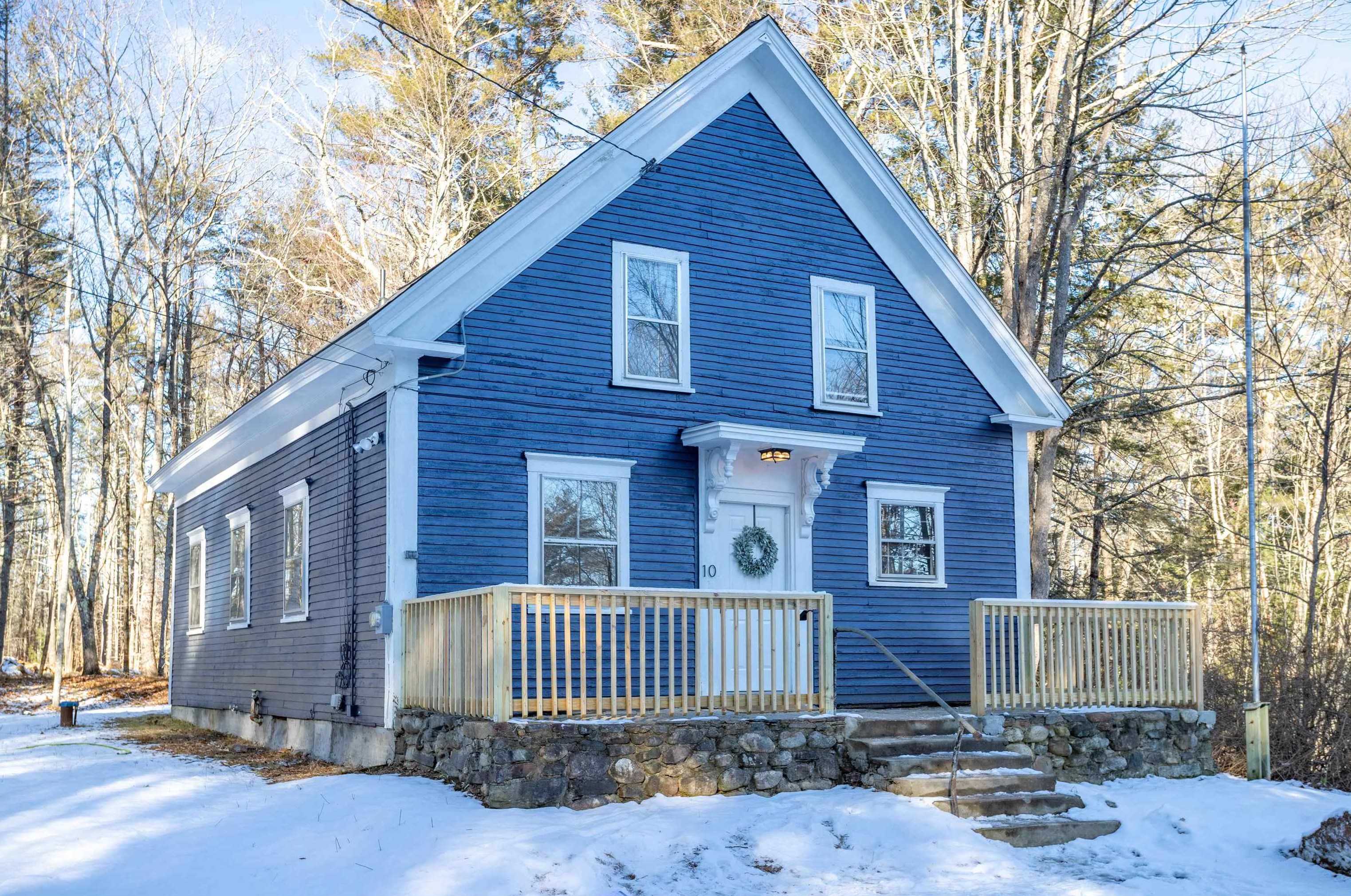 10 Stagecoach Rd, Barrington, NH 03825