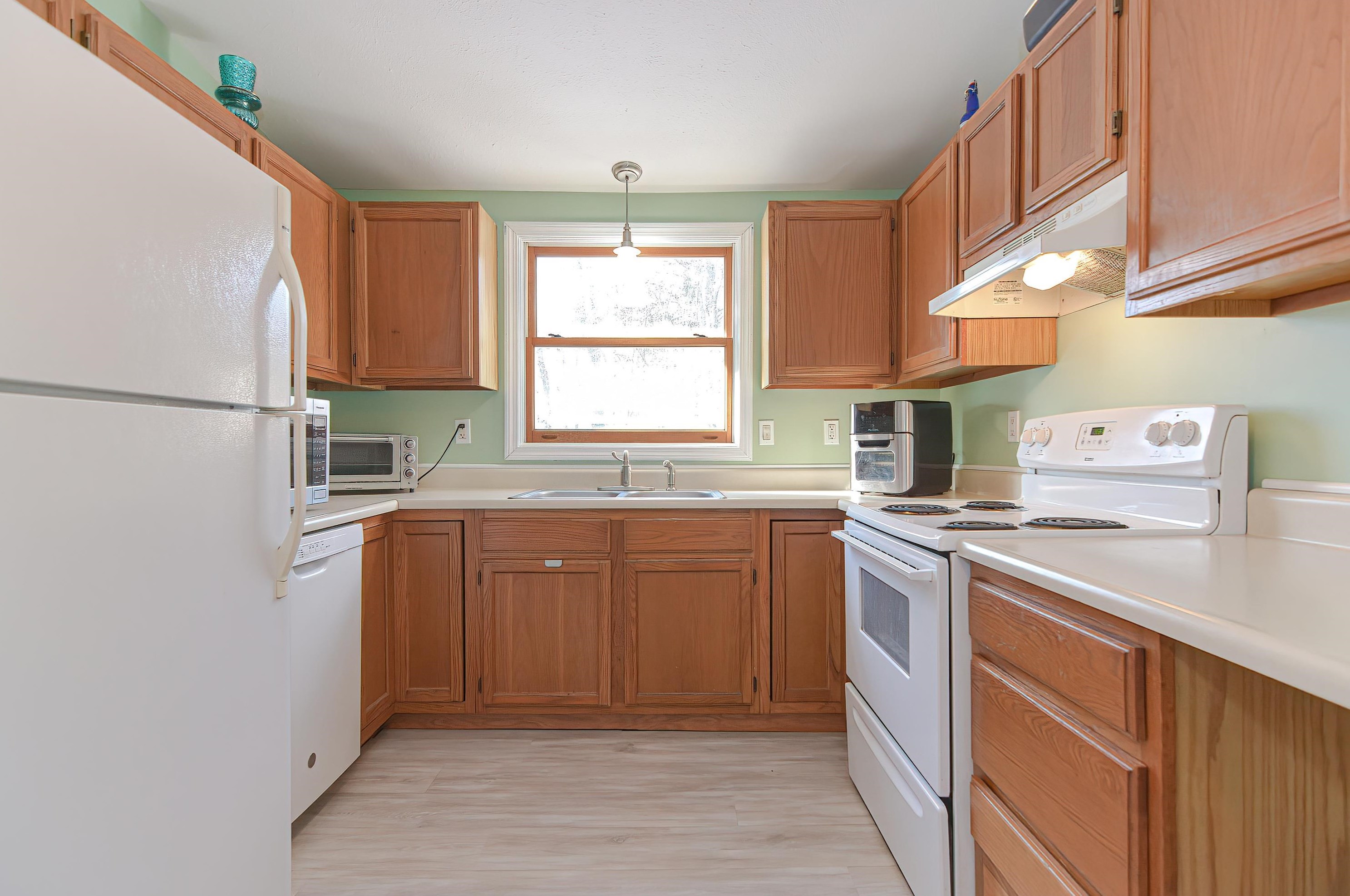 170 Morse Rd, Manchester NH  03104-5714 exterior