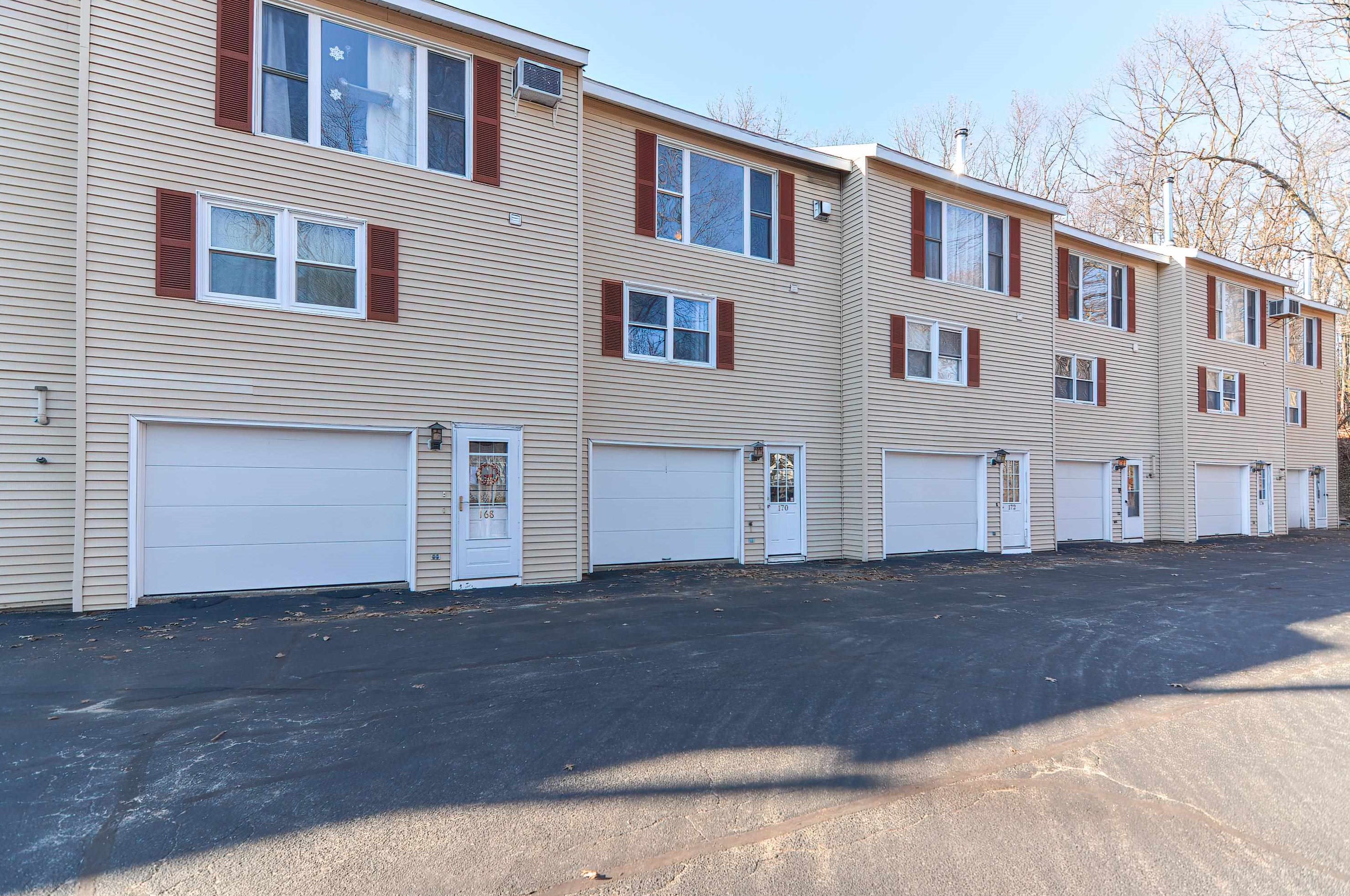 170 Morse Rd, Manchester NH  03104-5714 exterior