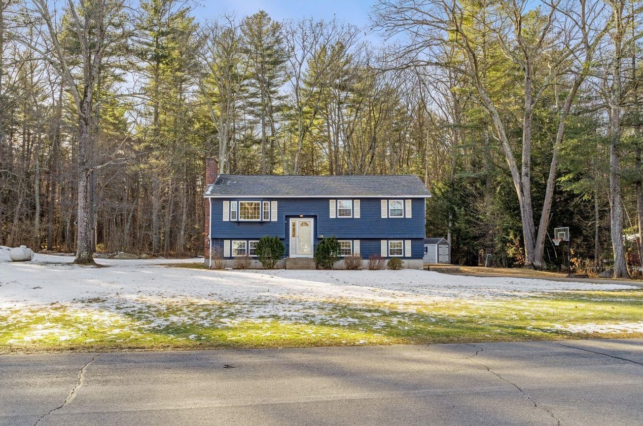 28 Berkley St, Merrimack, NH 03054
