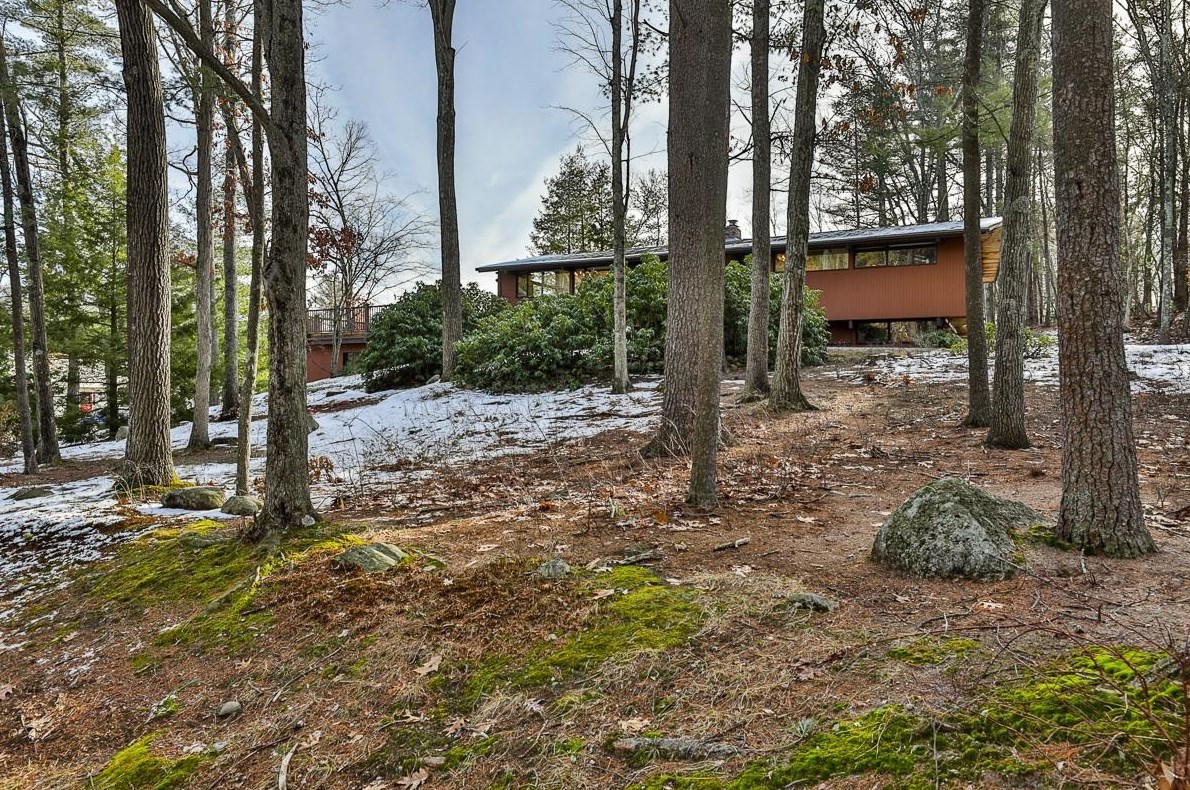 3 Belfast St, Nashua, NH 03063