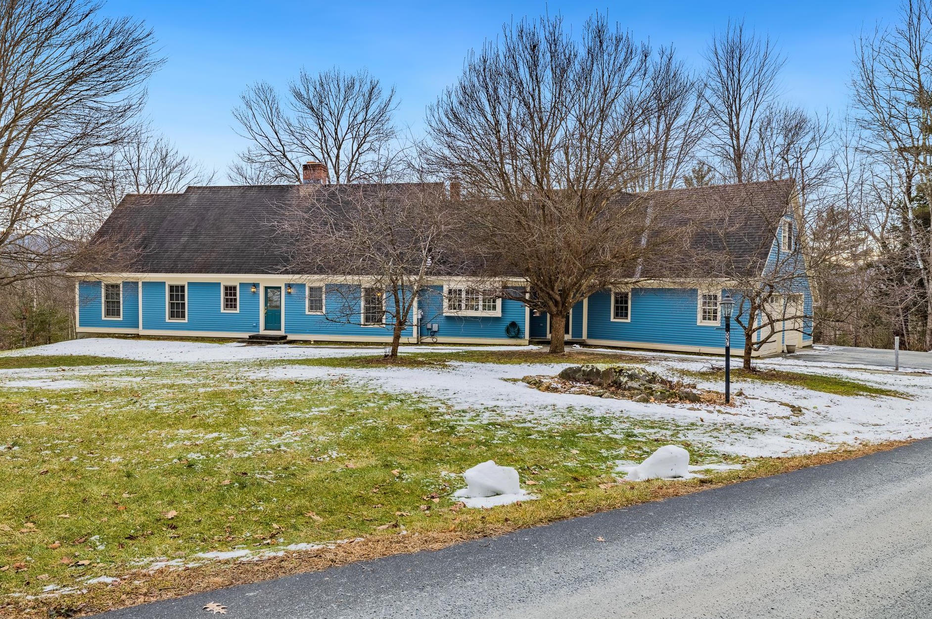 1 Tavern Ln, Lyme, NH 03768-3325