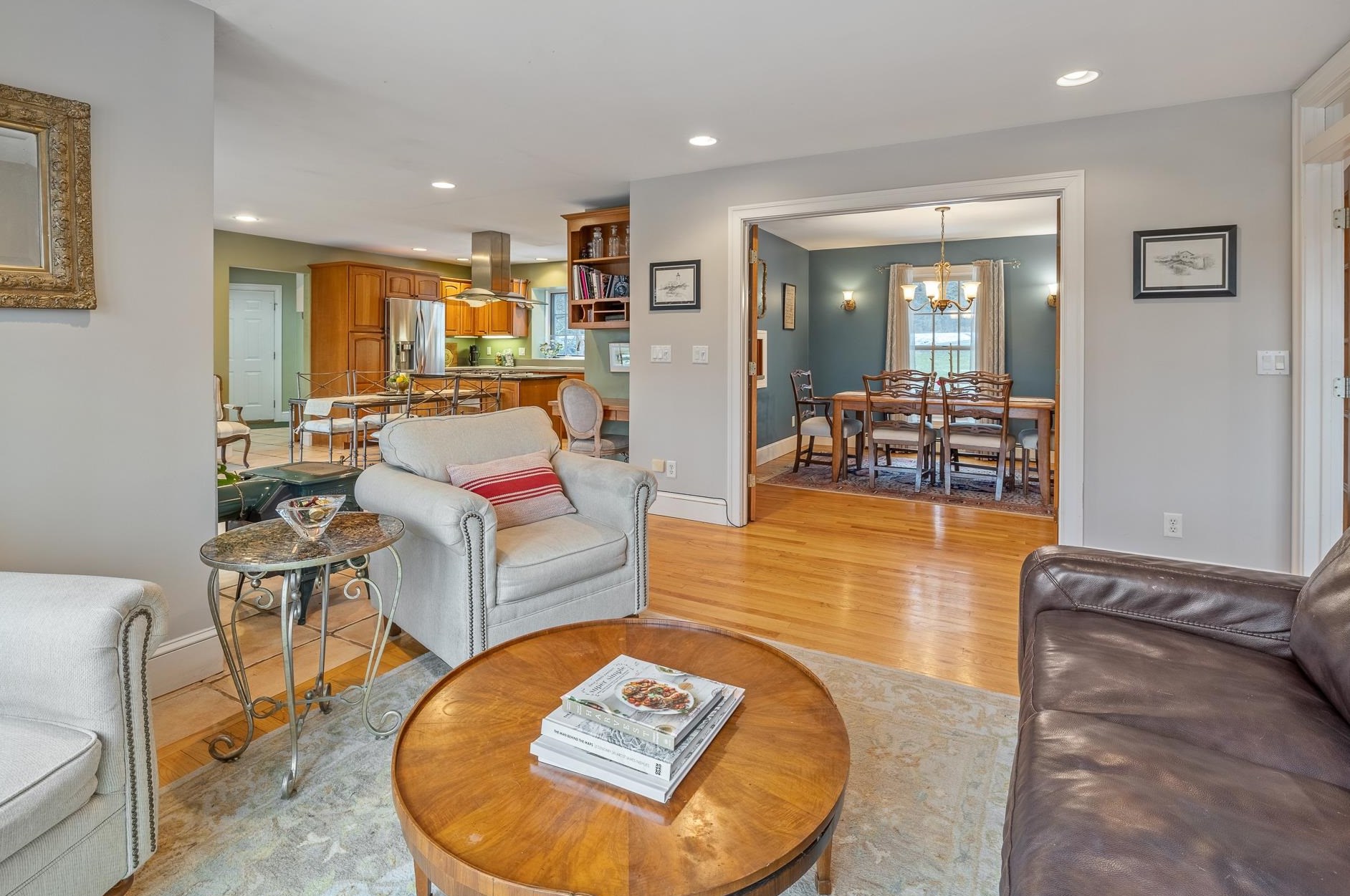 1 Tavern Ln, Lyme NH  03768-3325 exterior