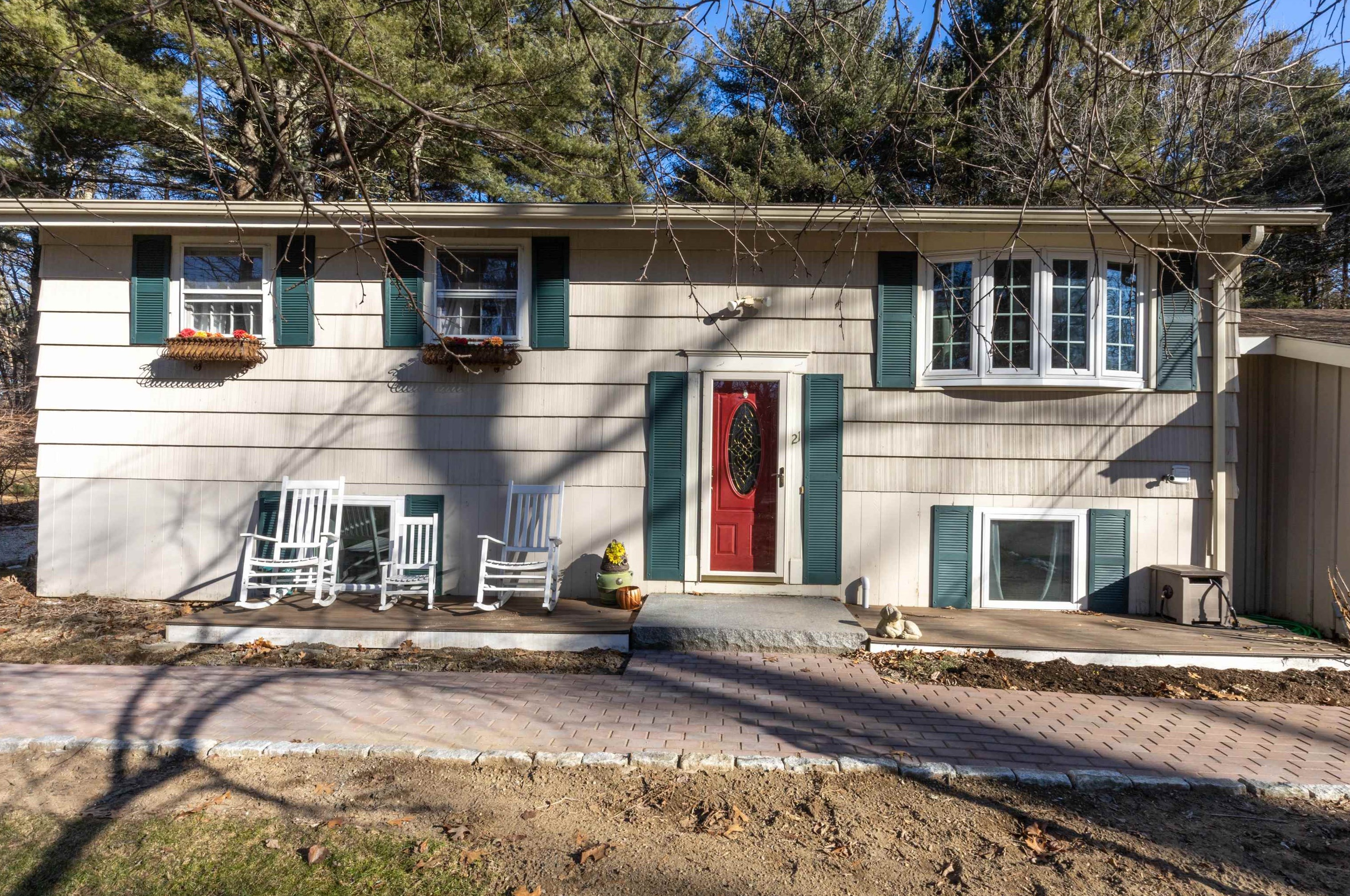 21 Walnut Ave, North Hampton, NH 03862