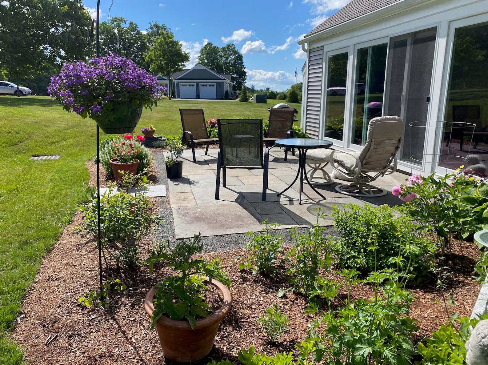 9 Hilltop Pl, New London, NH 03257