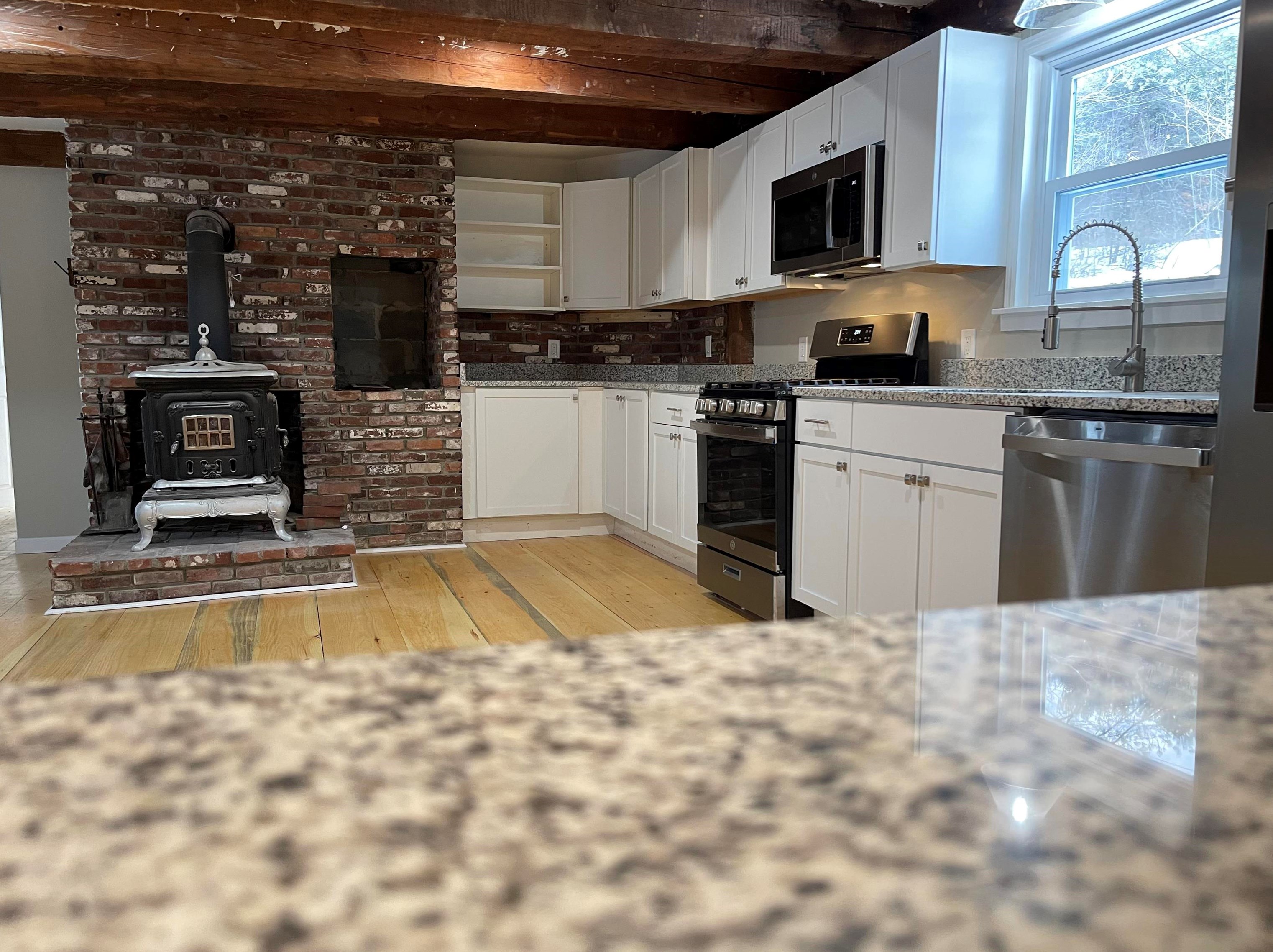 33 Church St, Belmont, NH 03220
