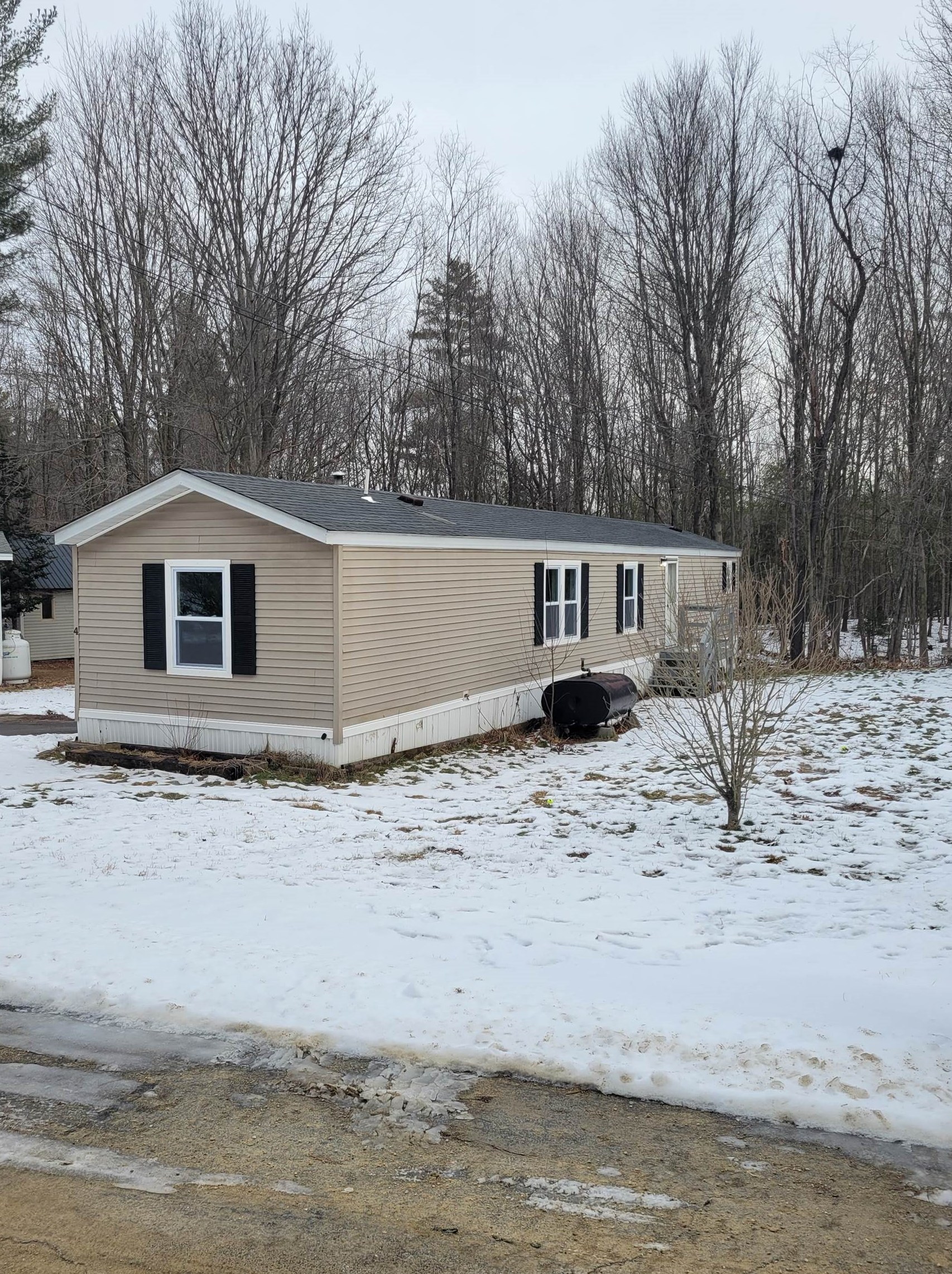 4 Dinan Dr, Allenstown, NH 03275