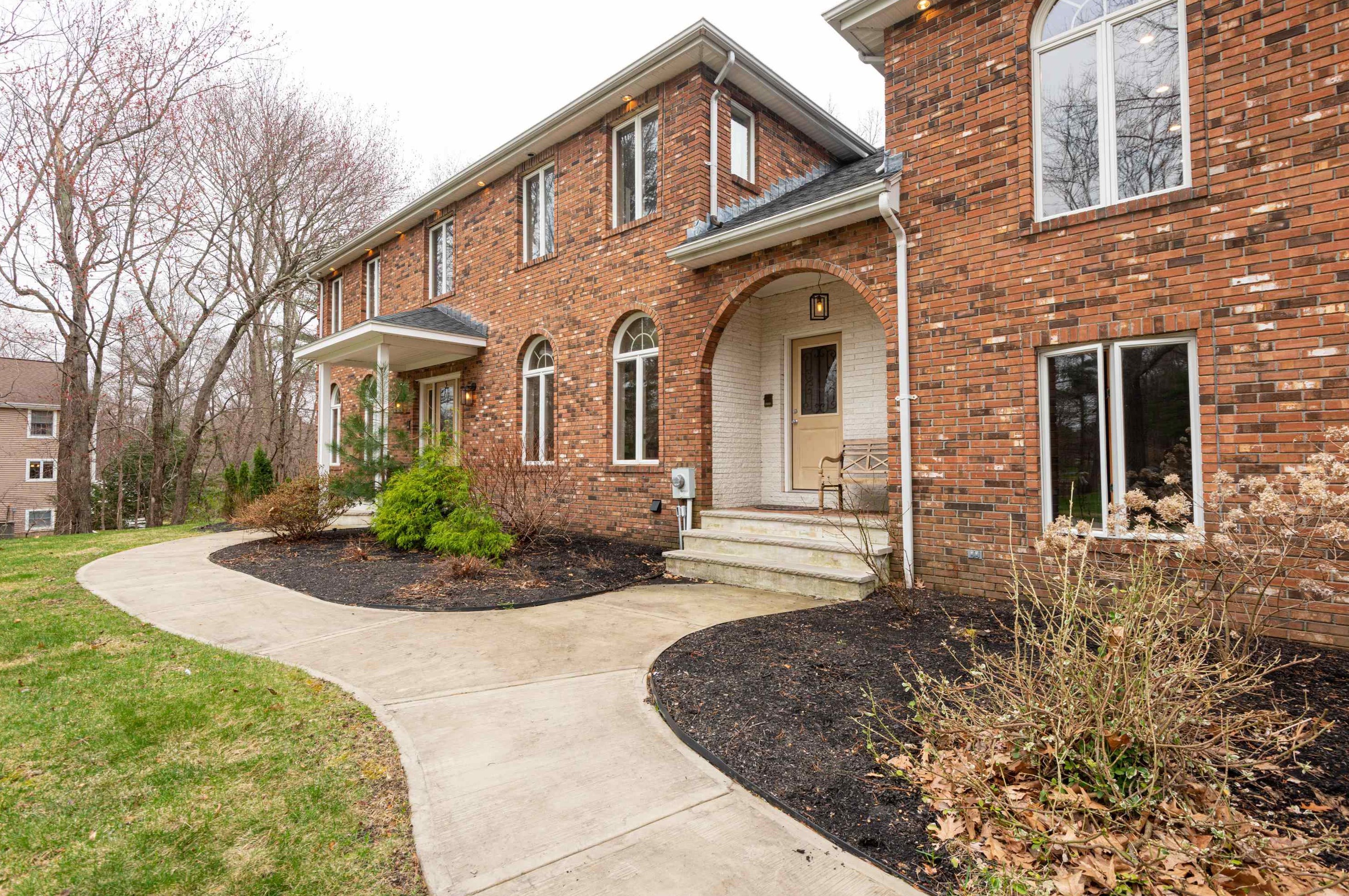 28 Fox Run Ln, Salem, NH 03079