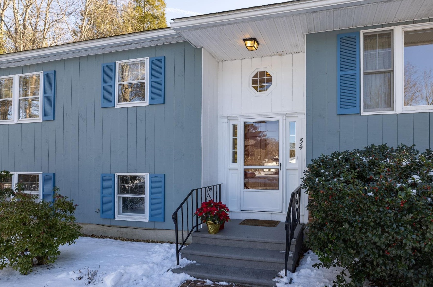 34 Lisa Beth Cir, Dover, NH 03820