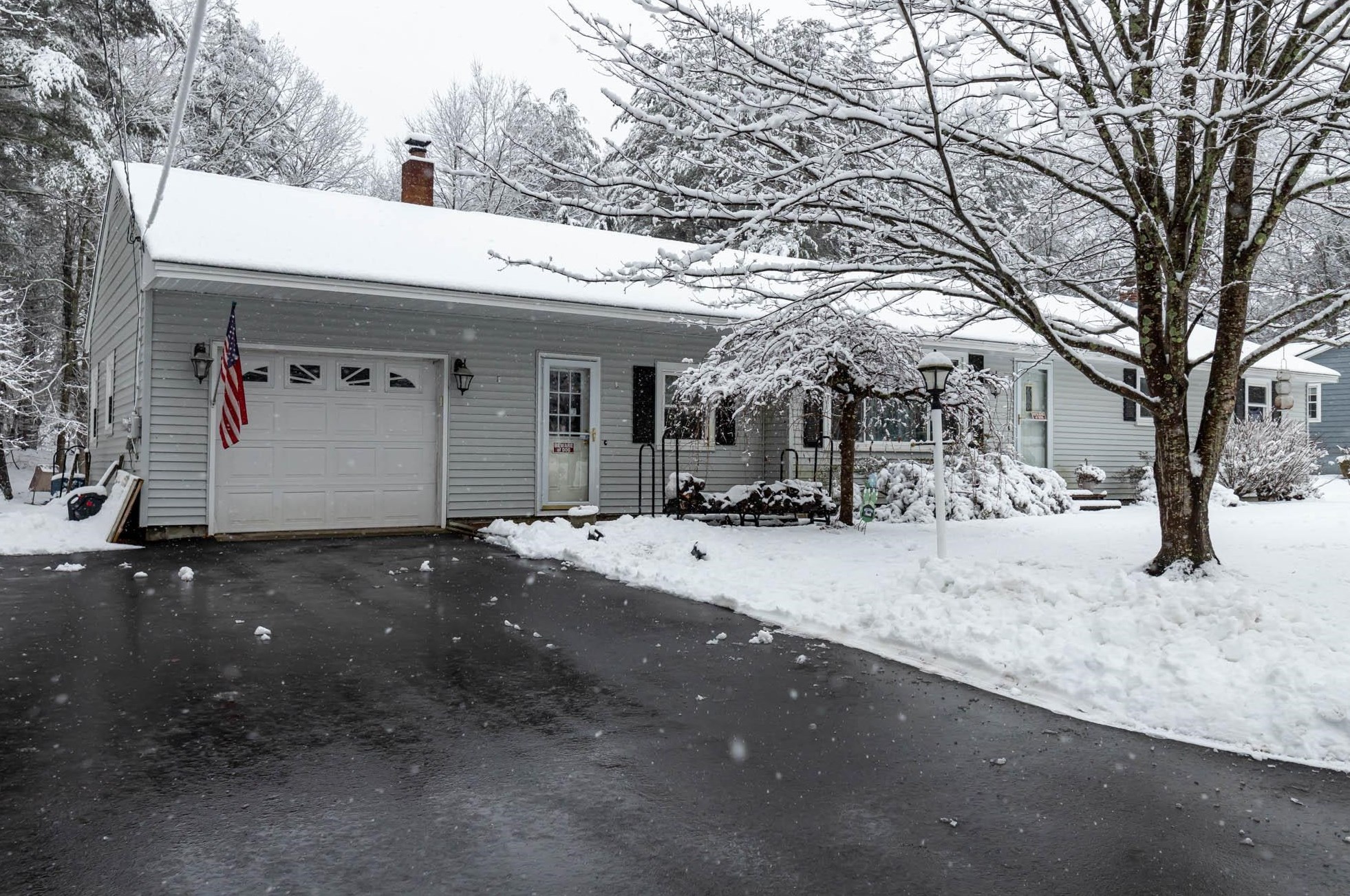 5 Yorkway Dr, Nashua, NH 03062