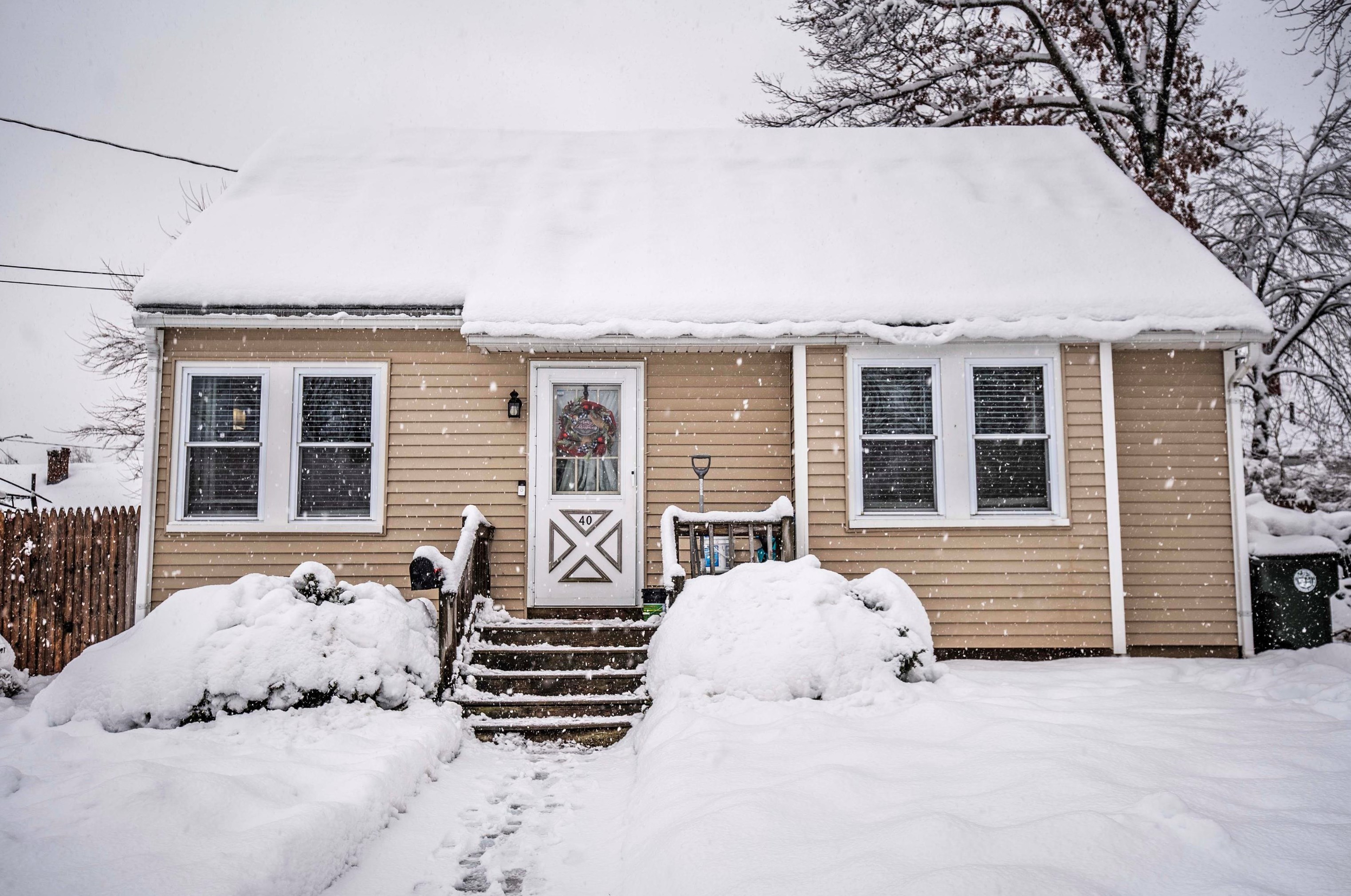 40 Mcguigan Ave, Manchester, NH 03103-3724