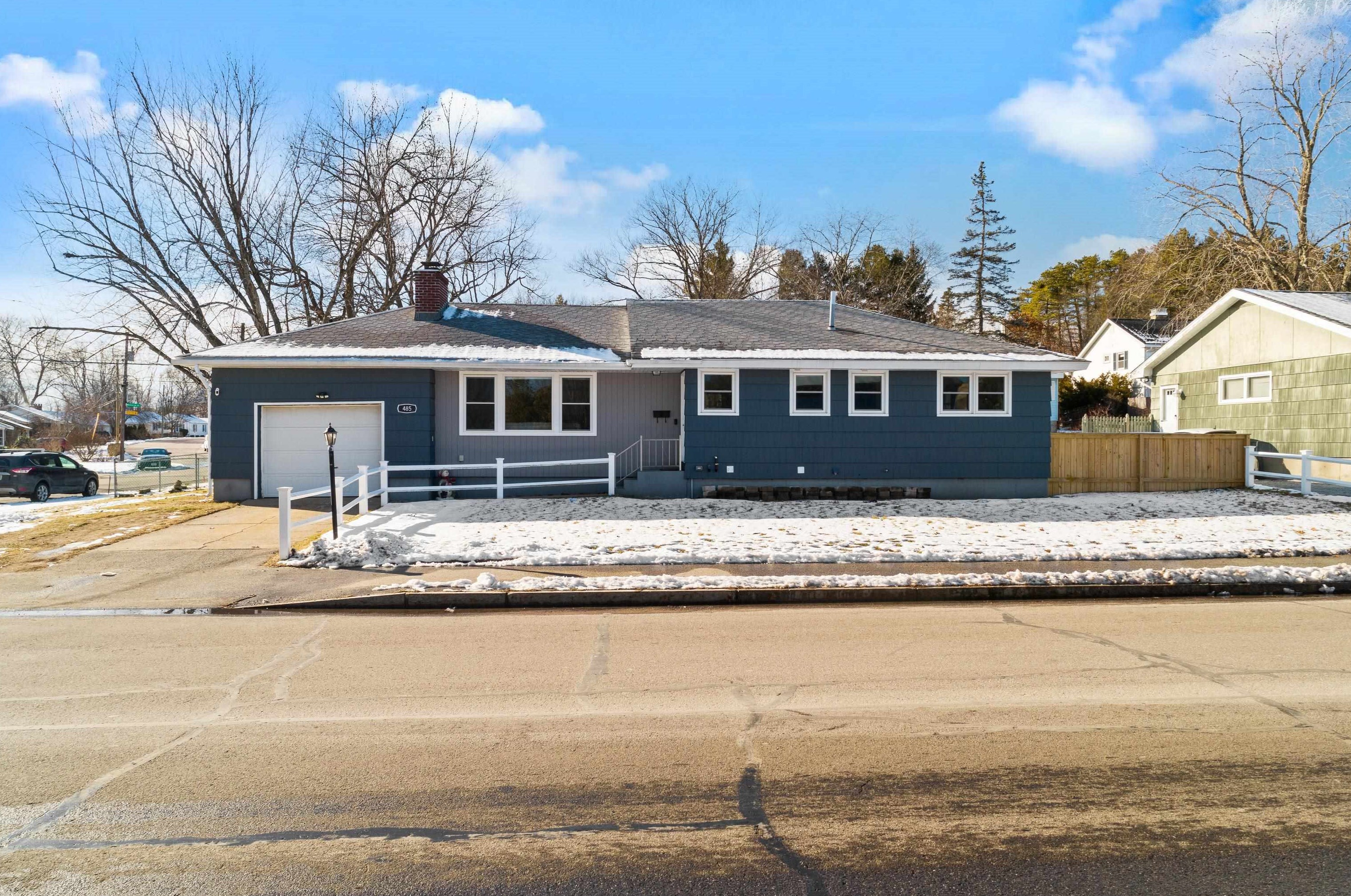 485 Jewett St, Manchester, NH 03103-3847