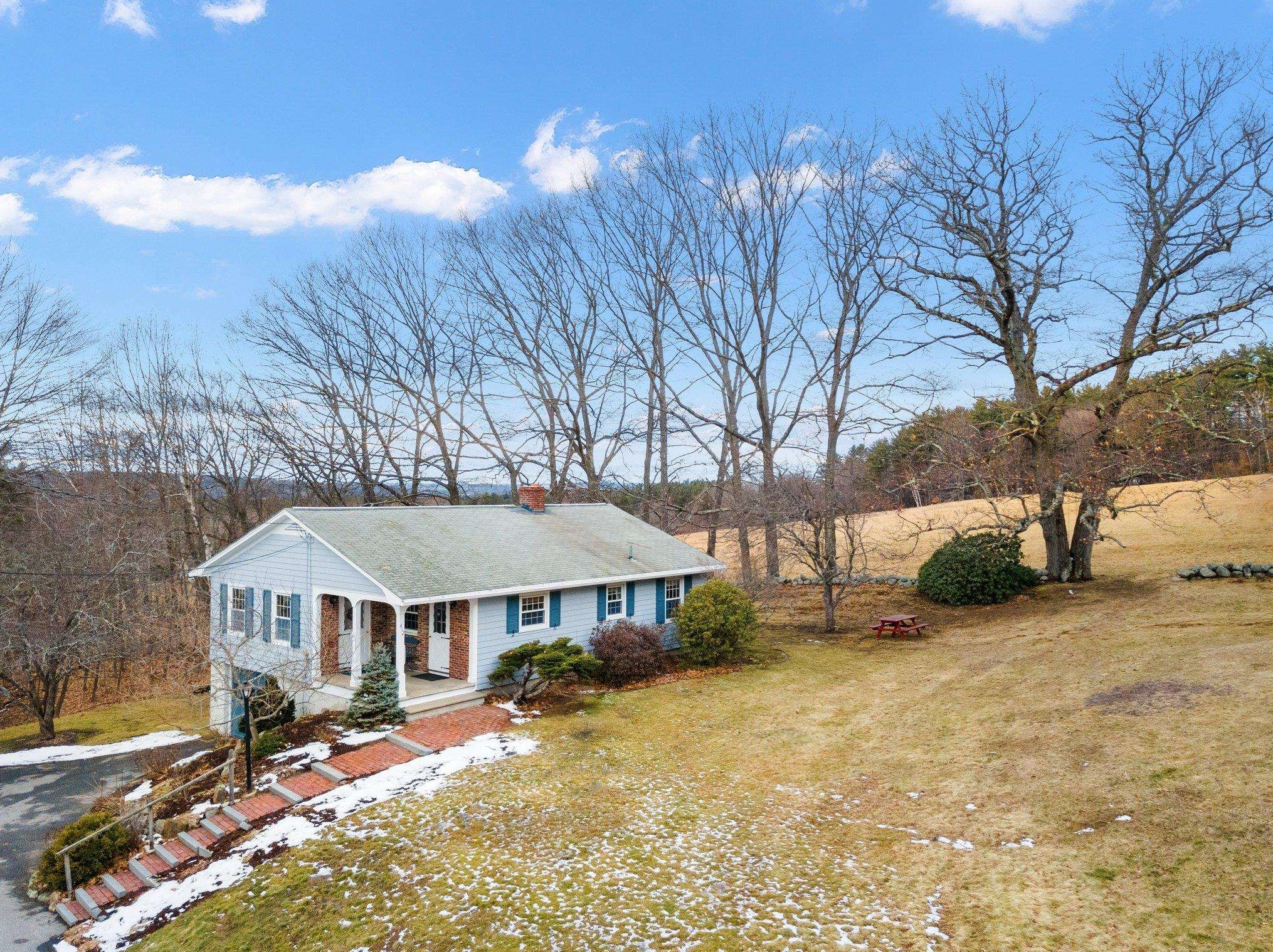 412 Grandview Rd, Allenstown, NH 03275