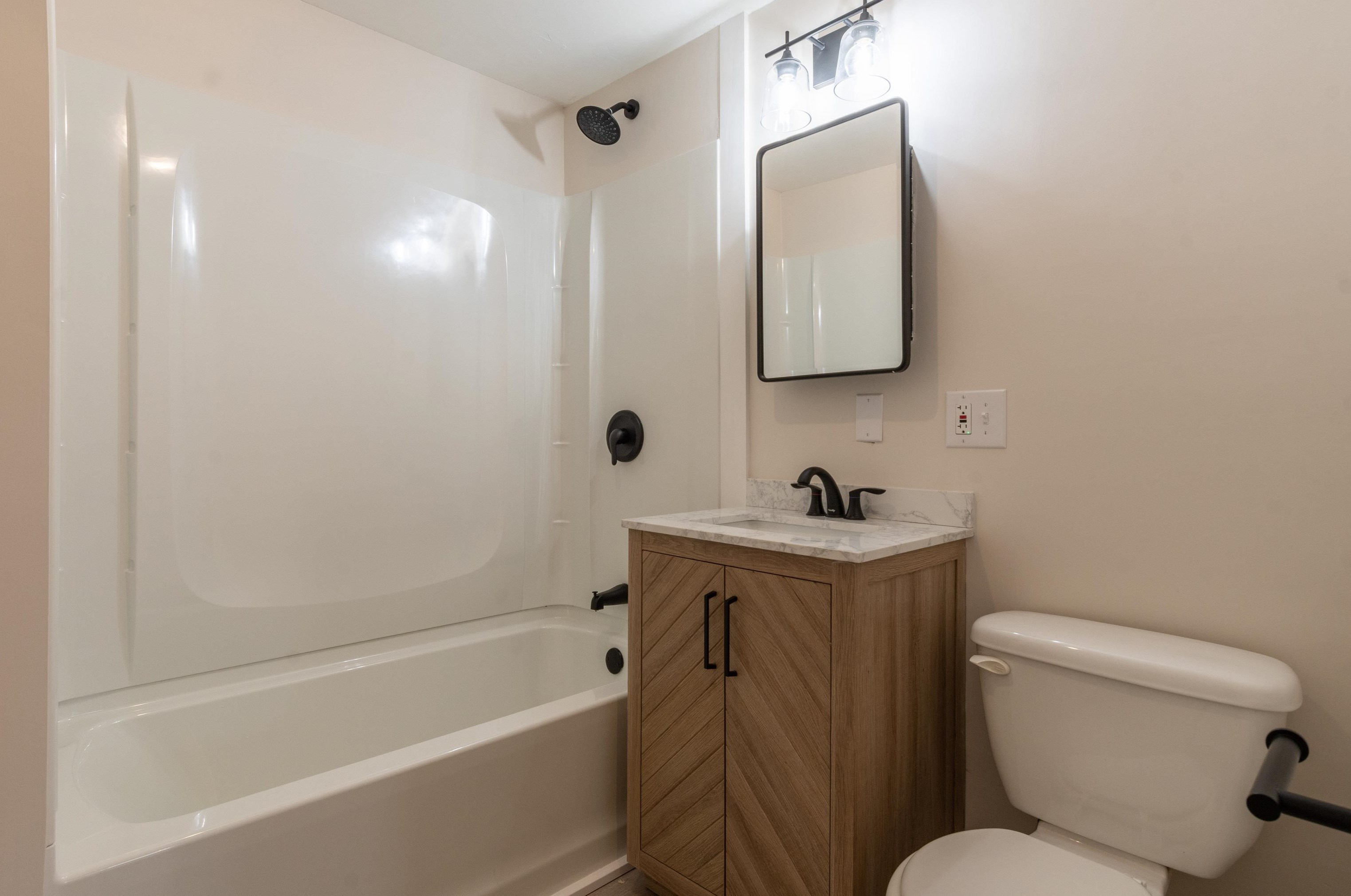 125 Precourt St, Manchester NH  03102-4226 exterior