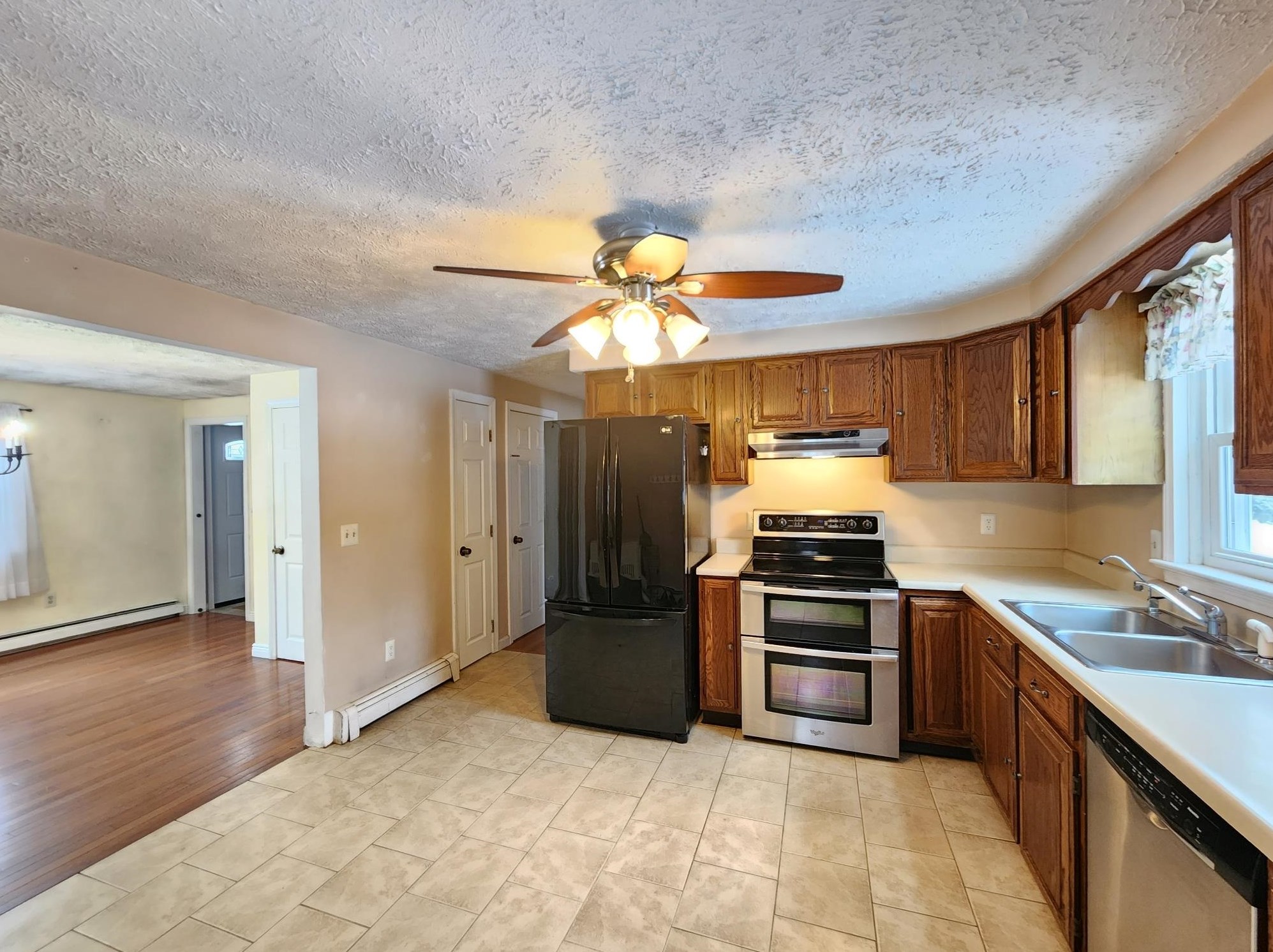 6 Hilliard Rd, Chichester, NH 03258