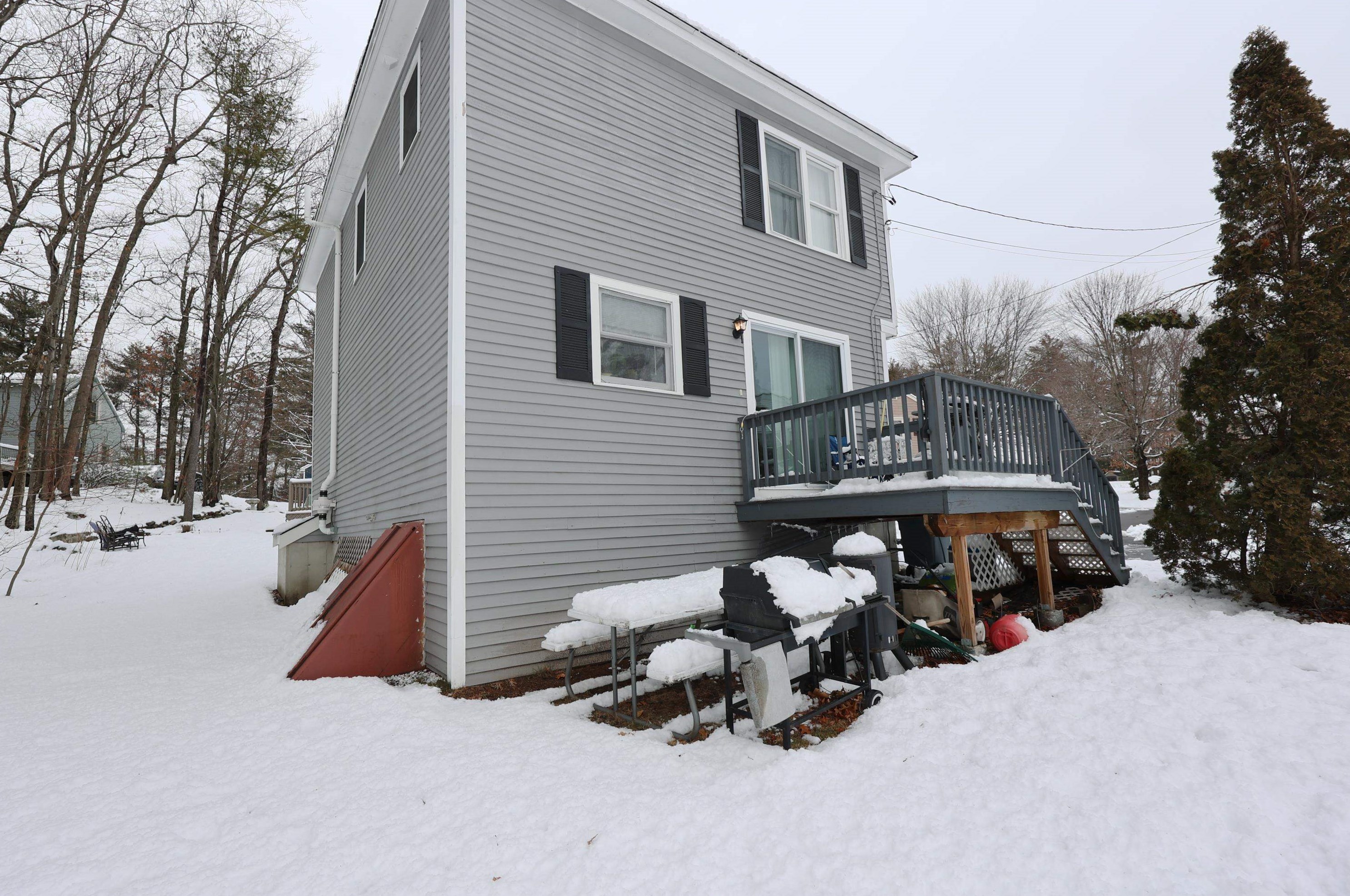 6 Moselle Ct, Nashua, NH 03062