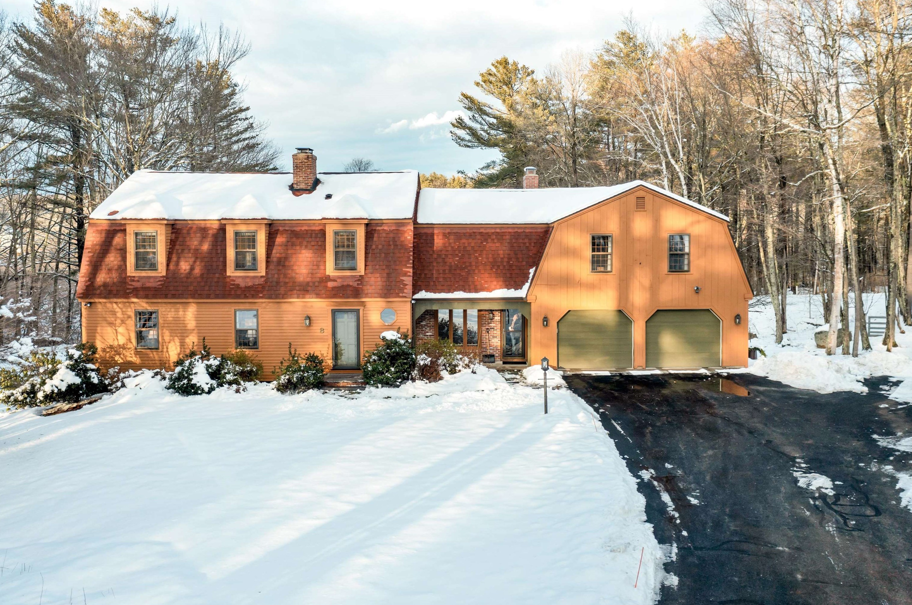 8 Kiowa Rd, Salem, NH 03079