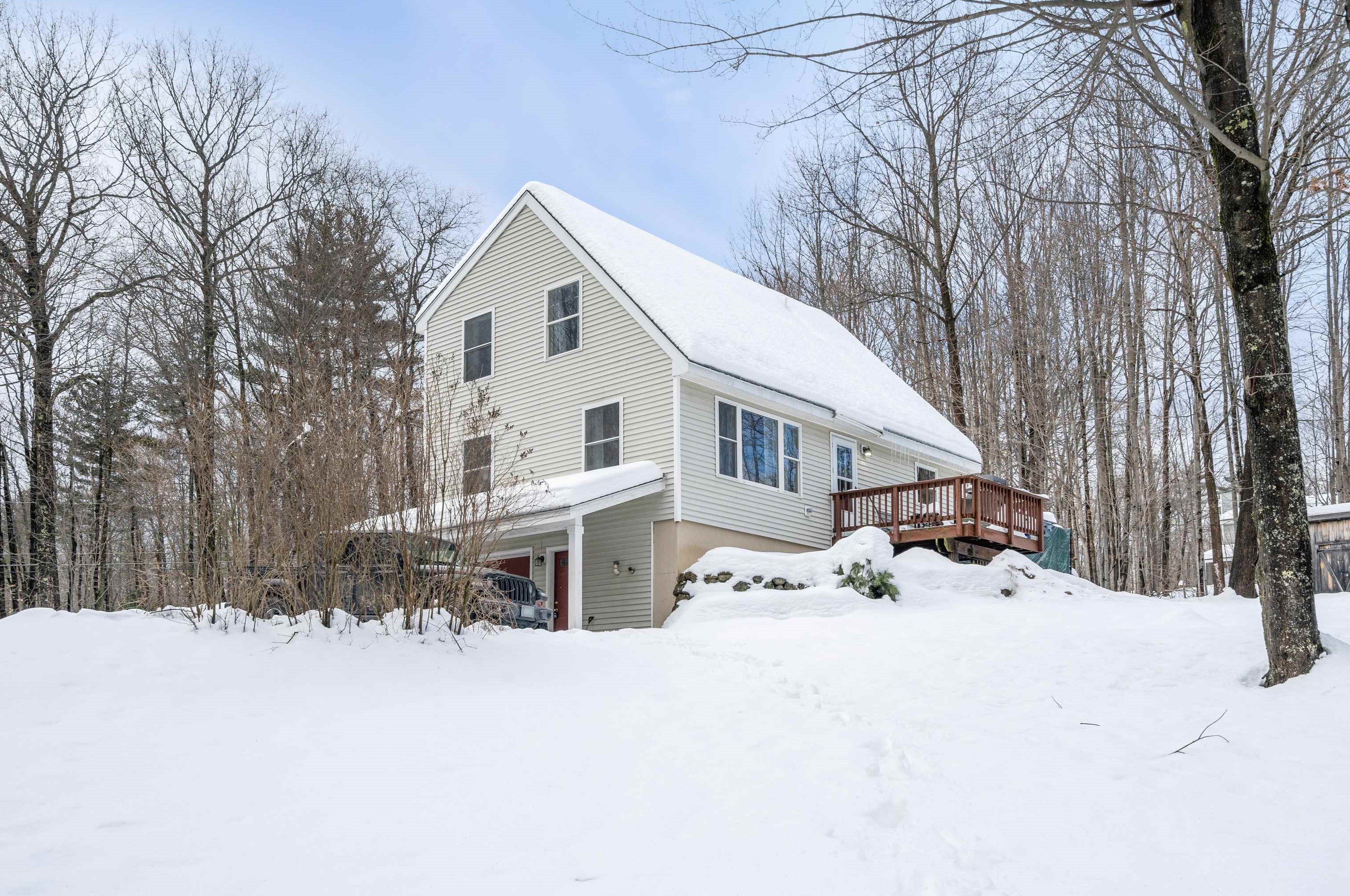 472 Barnard Hill Rd, Weare, NH 03281