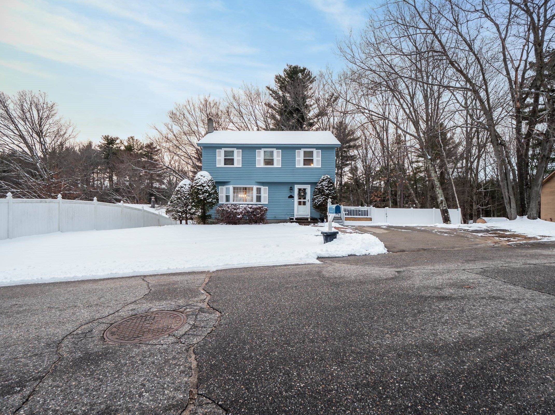 4 Mount Lawny Ln, Merrimack, NH 03054-2676