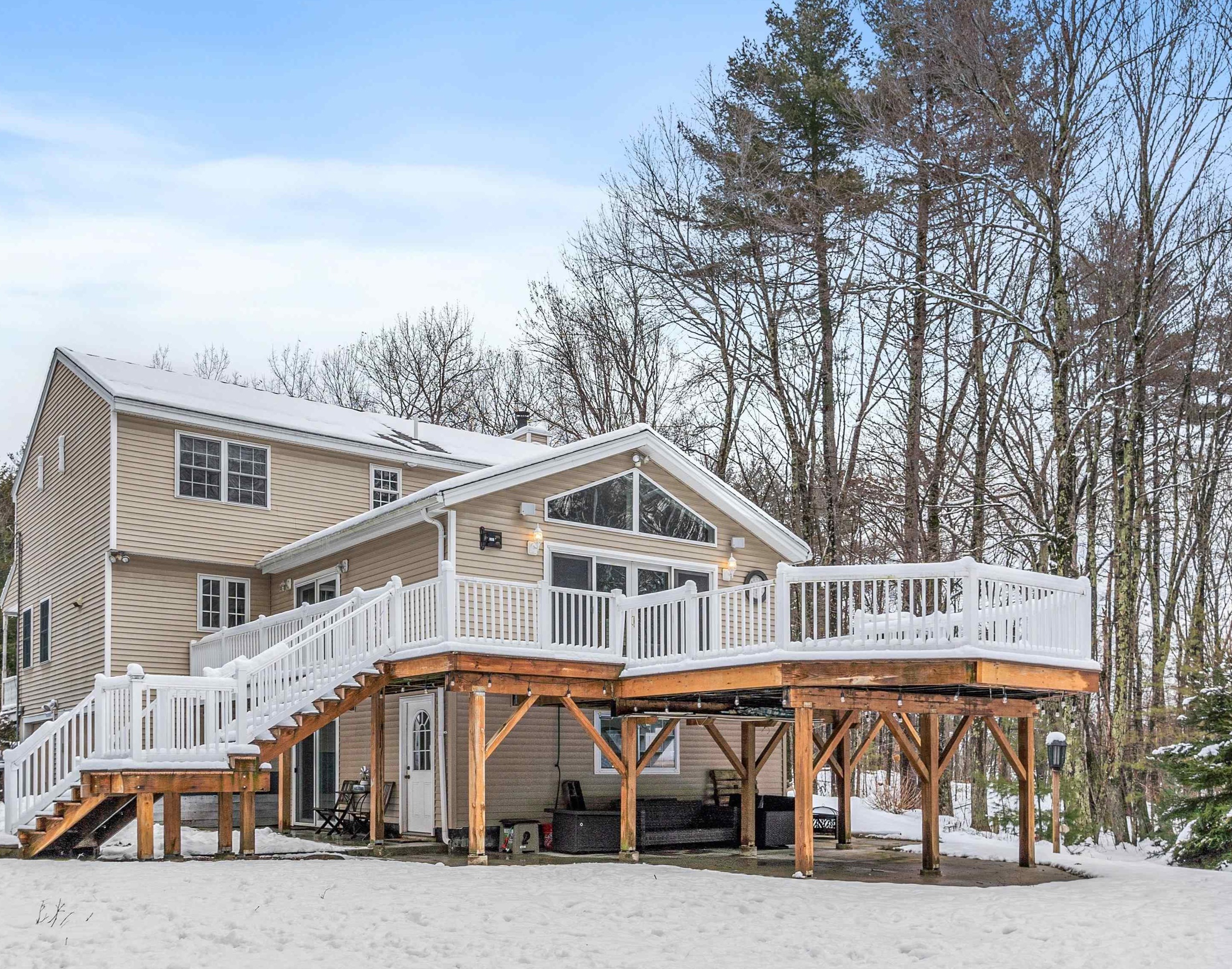 49 Sherburne Rd, Pelham, NH 03076