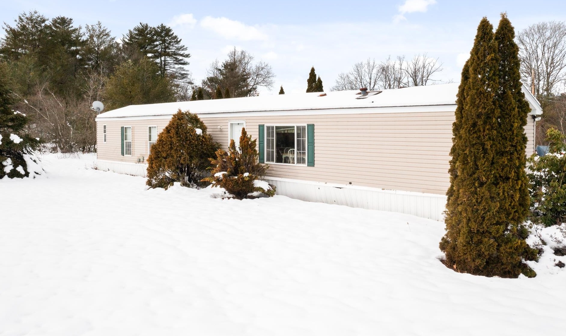 14 Welch Ln, Raymond, NH 03077