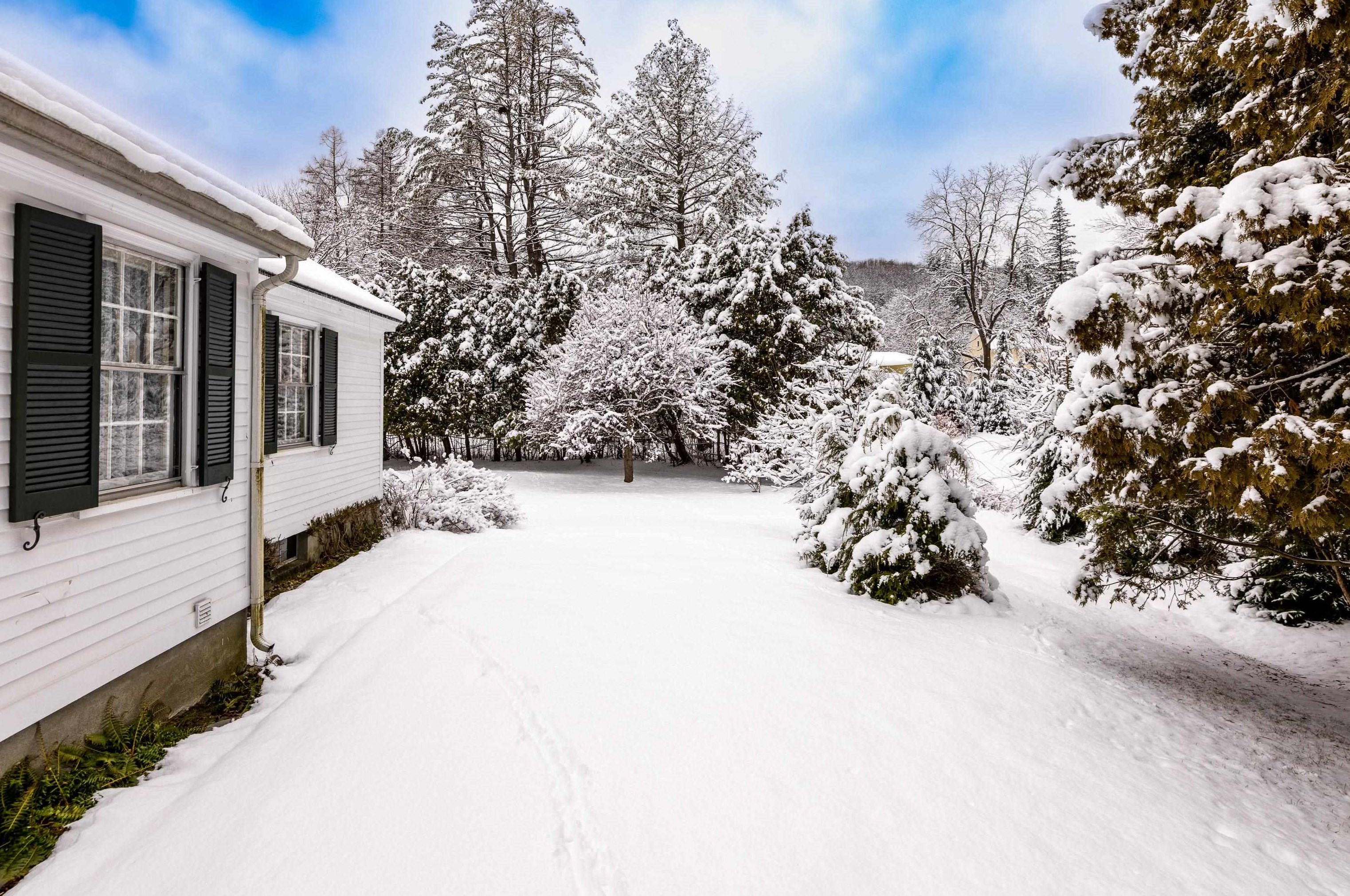 8 Balch St, Hanover NH 03755-2234 exterior