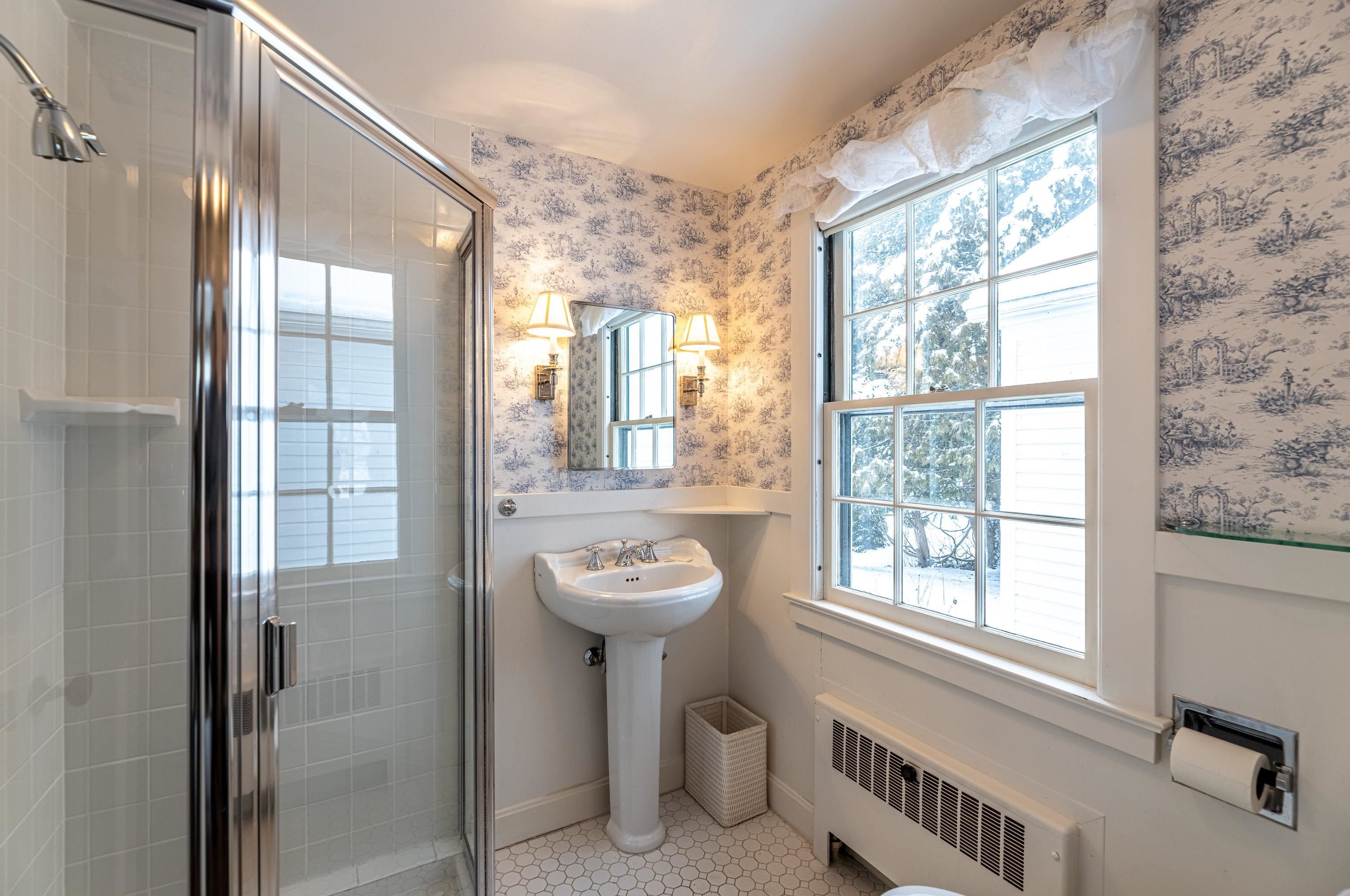 8 Balch St, Hanover NH 03755-2234 exterior