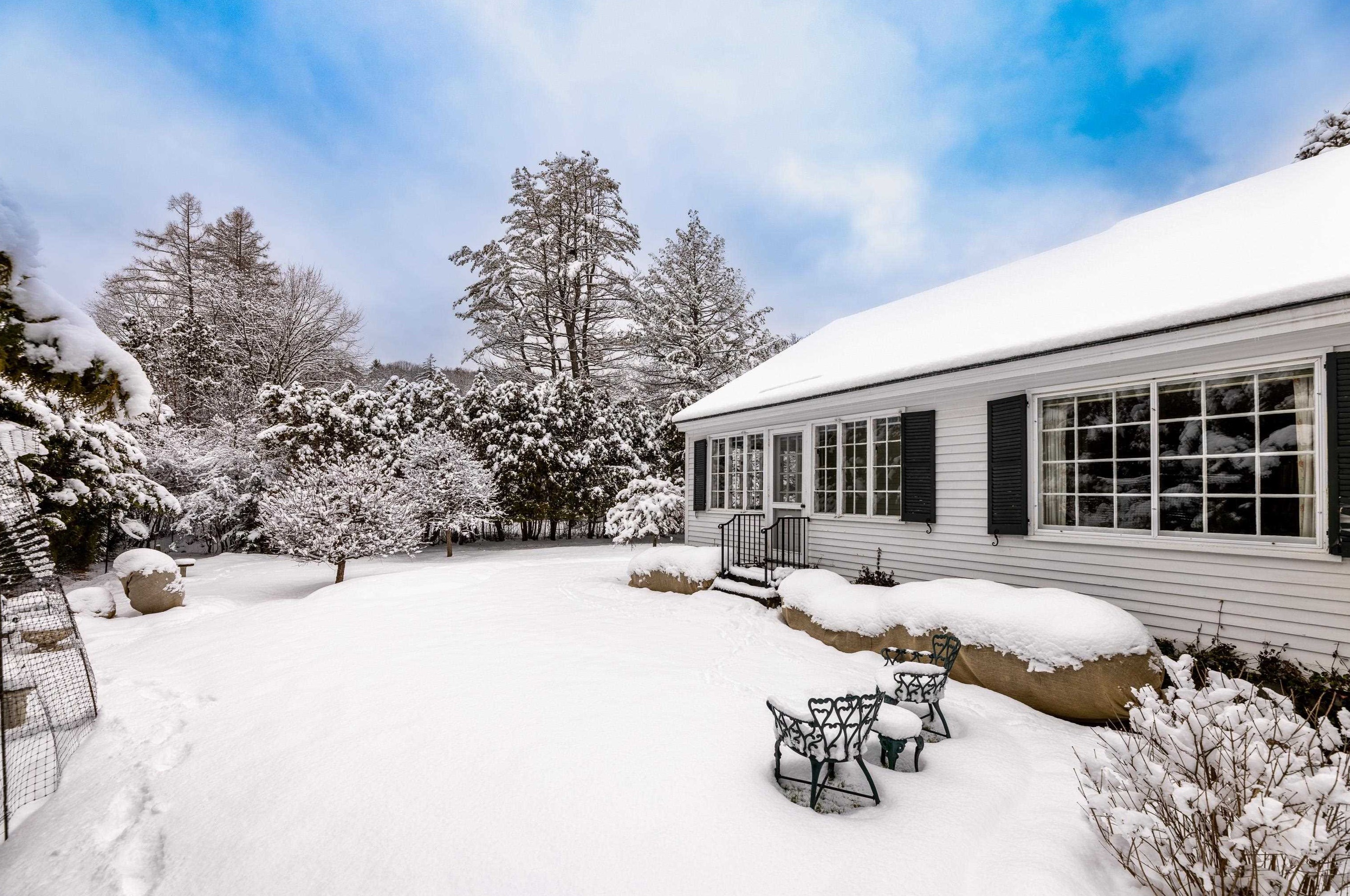 8 Balch St, Hanover NH  03755-2235 exterior