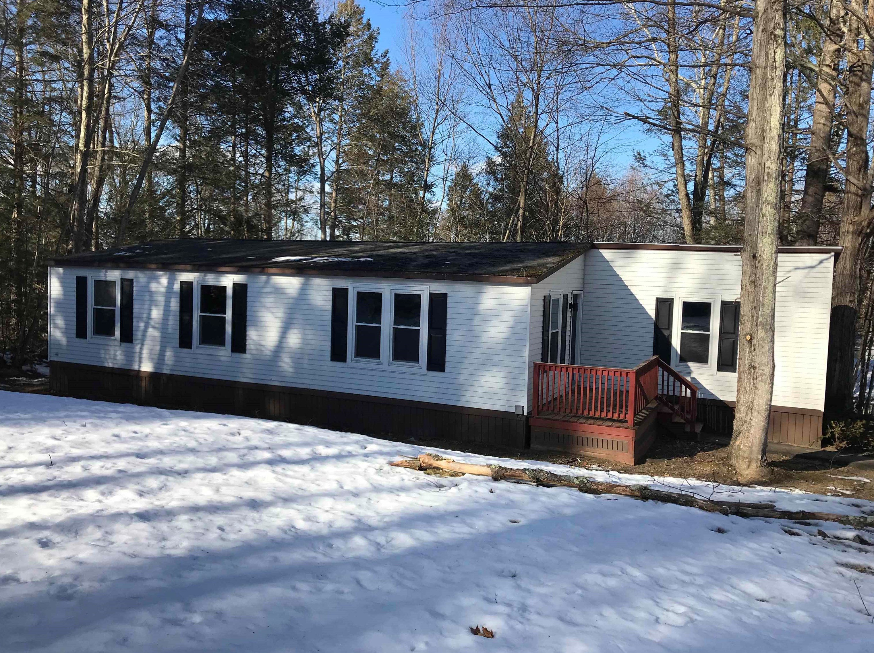 17 Rim Rd, Danville, NH 03819