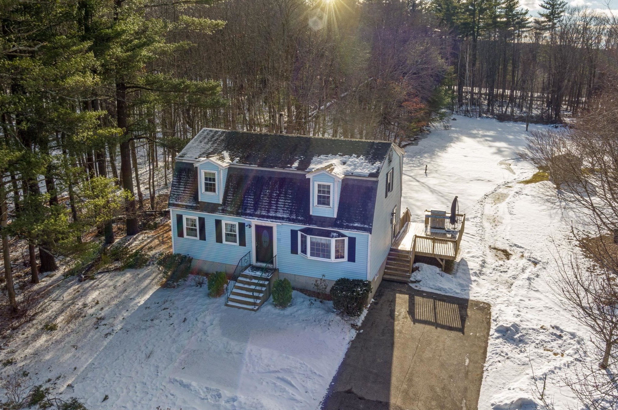 261 Island Pond Rd, Derry, NH 03038