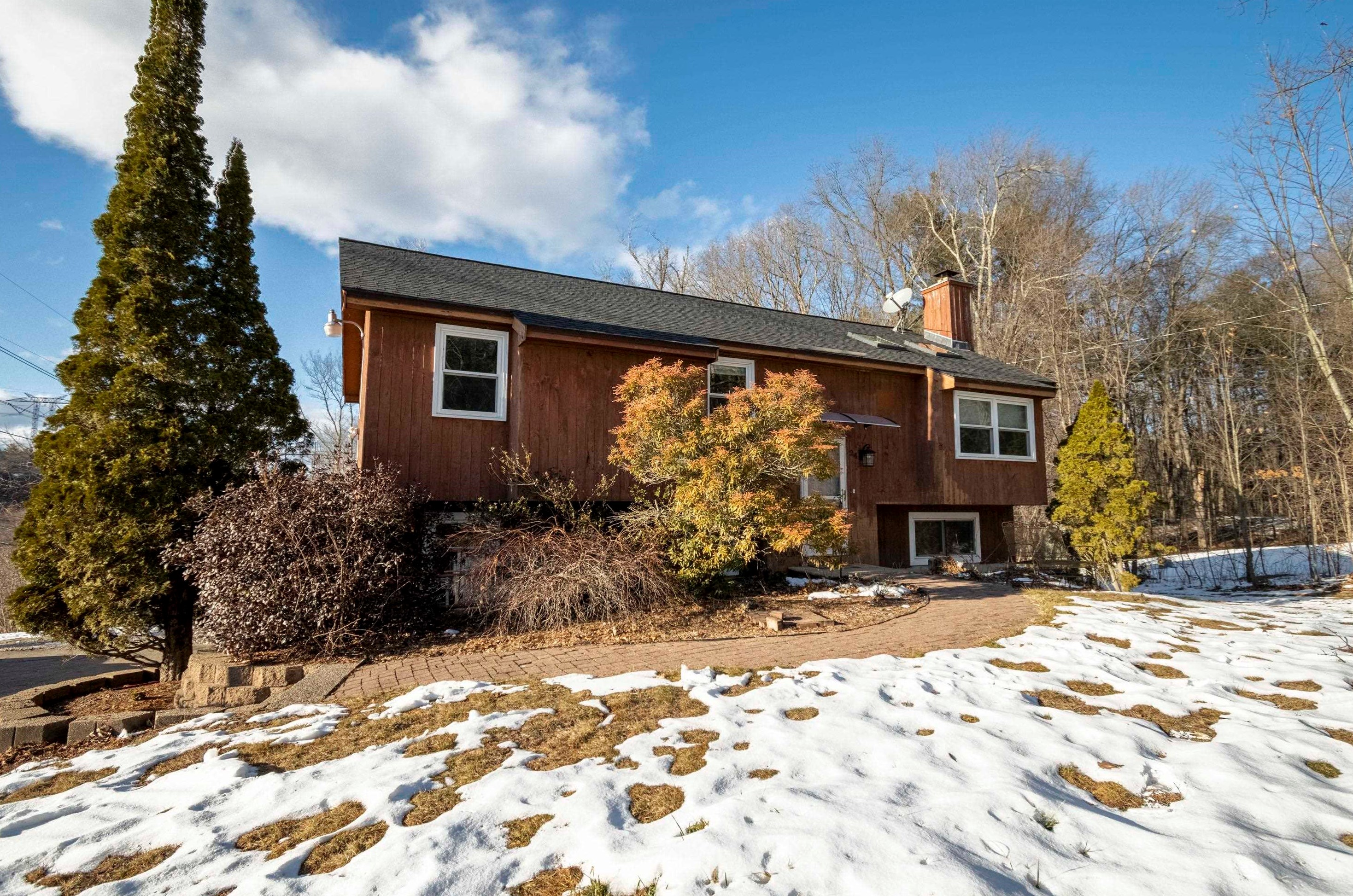24 David Dr, Hudson, NH 03051