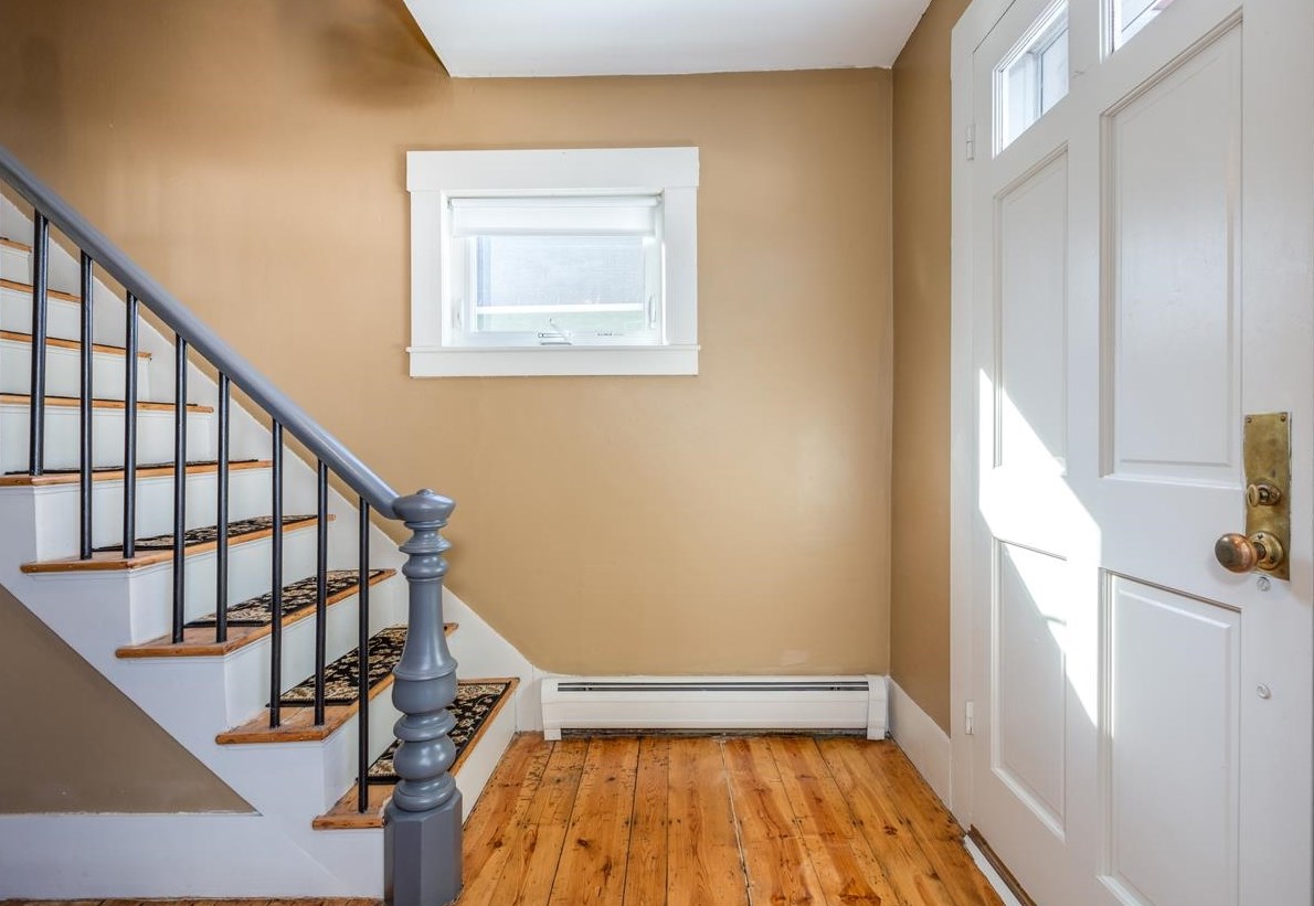 8 Shaw St, Concord, NH 03303
