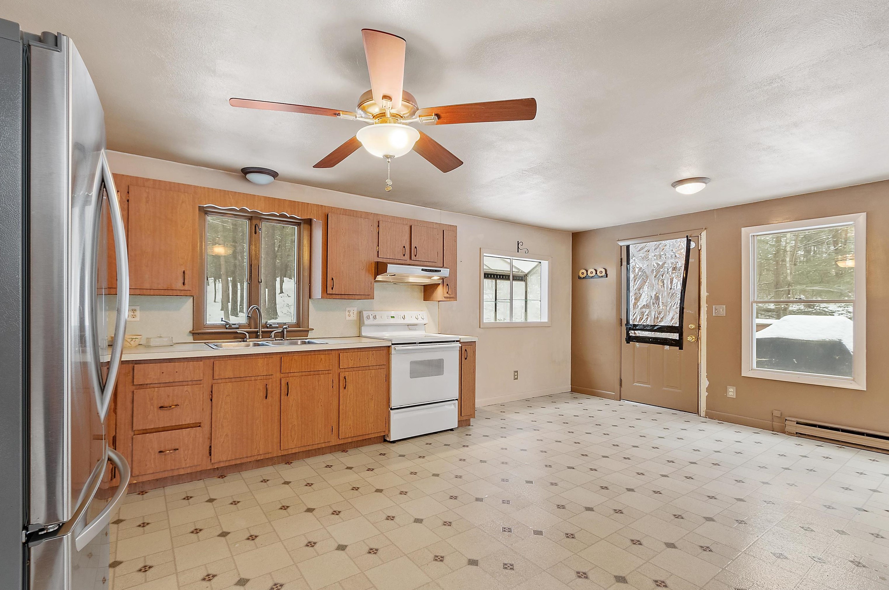 447 Dale St, Wilton, NH 03086